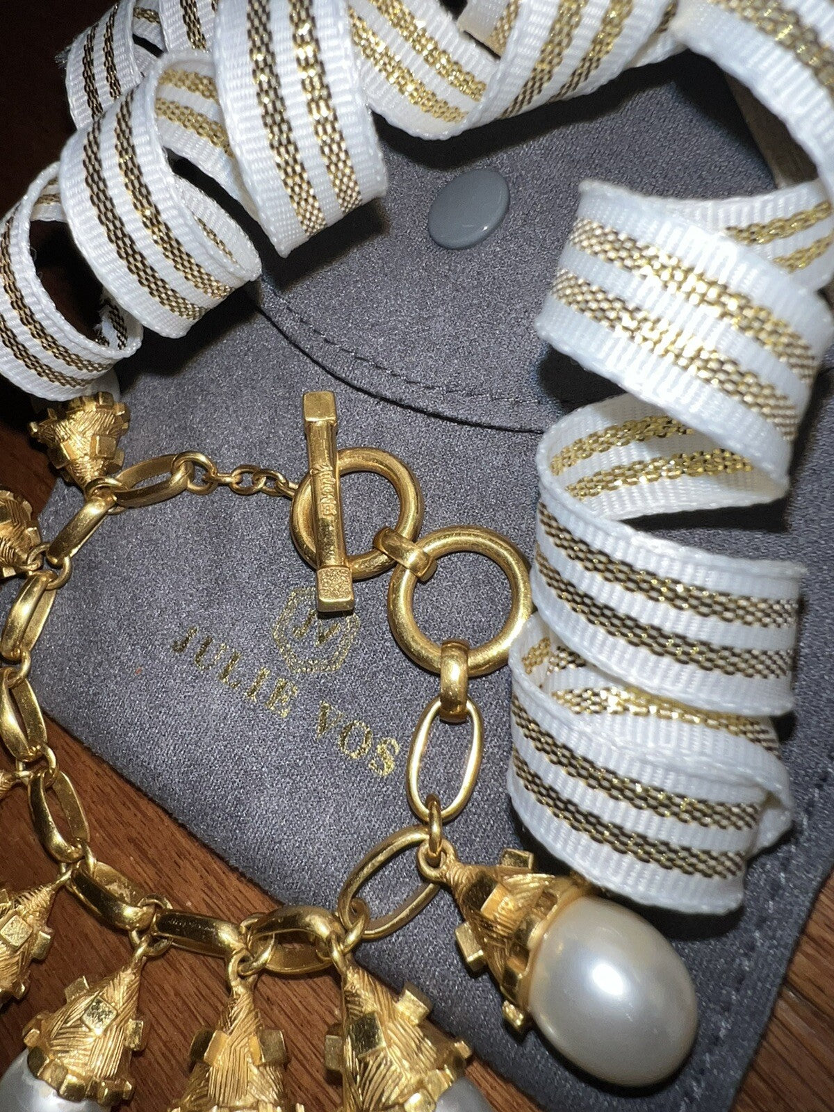 7884618
