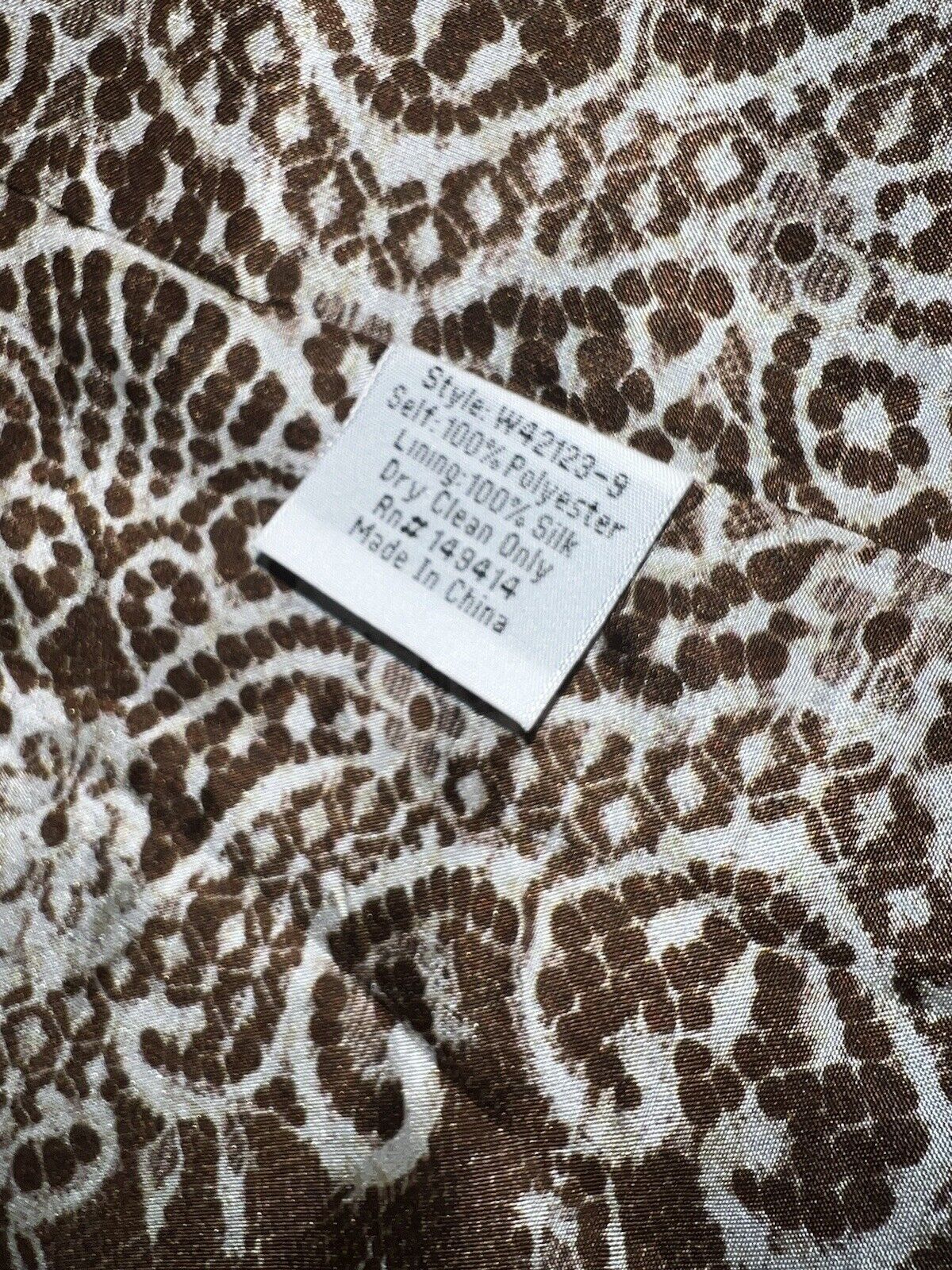 6403172