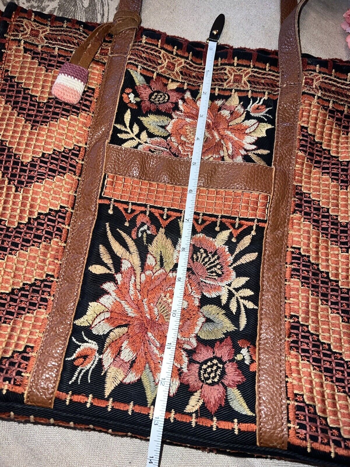 6402273