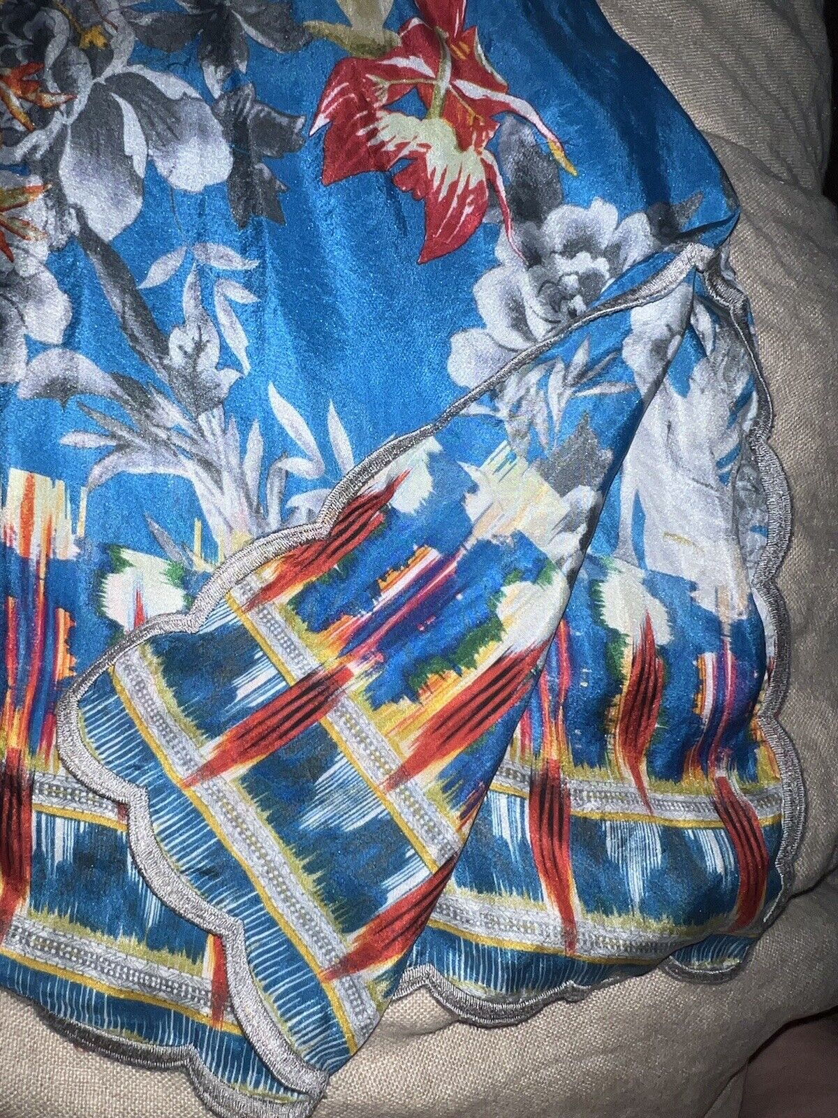 6402551