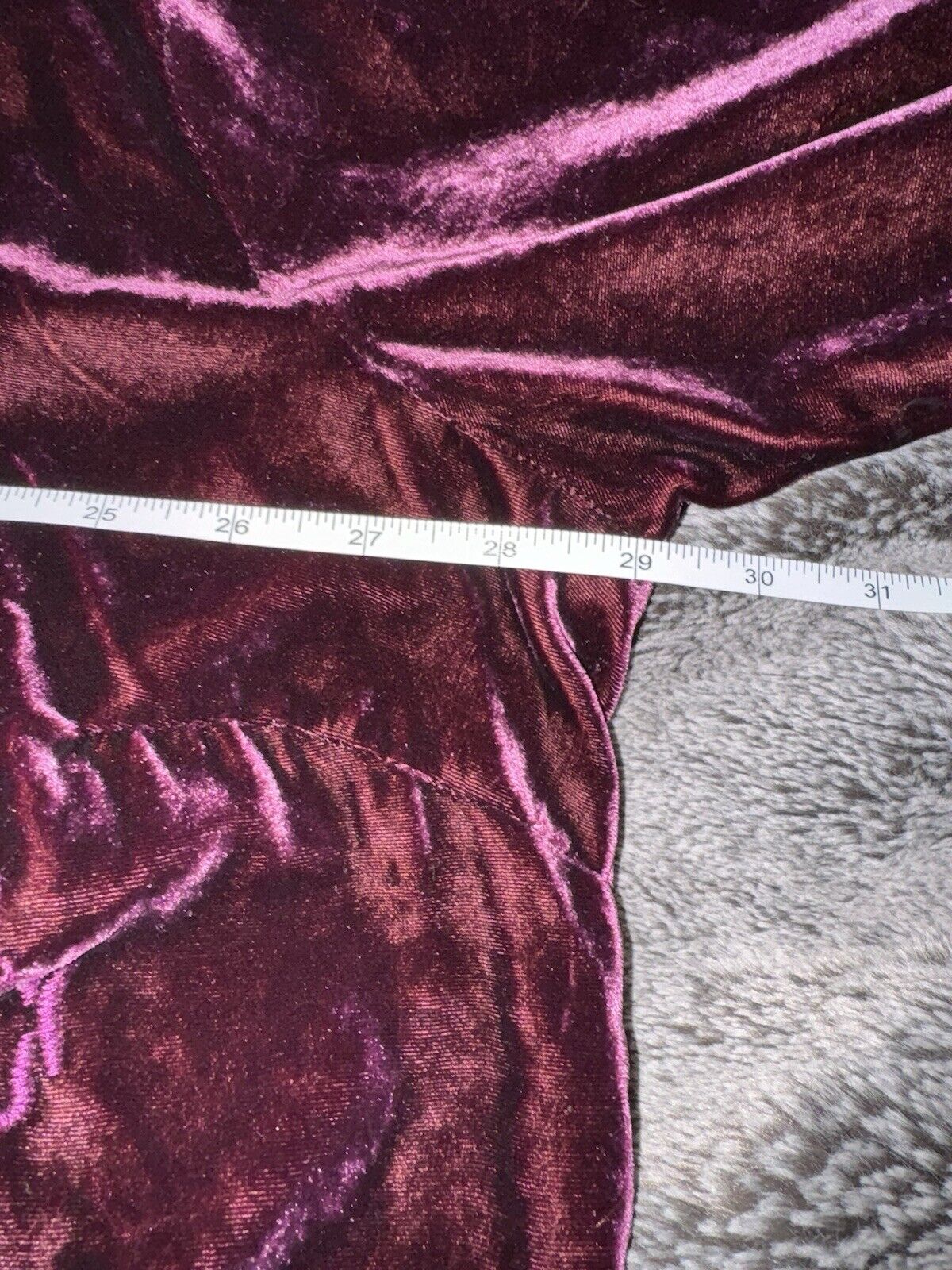 5608210