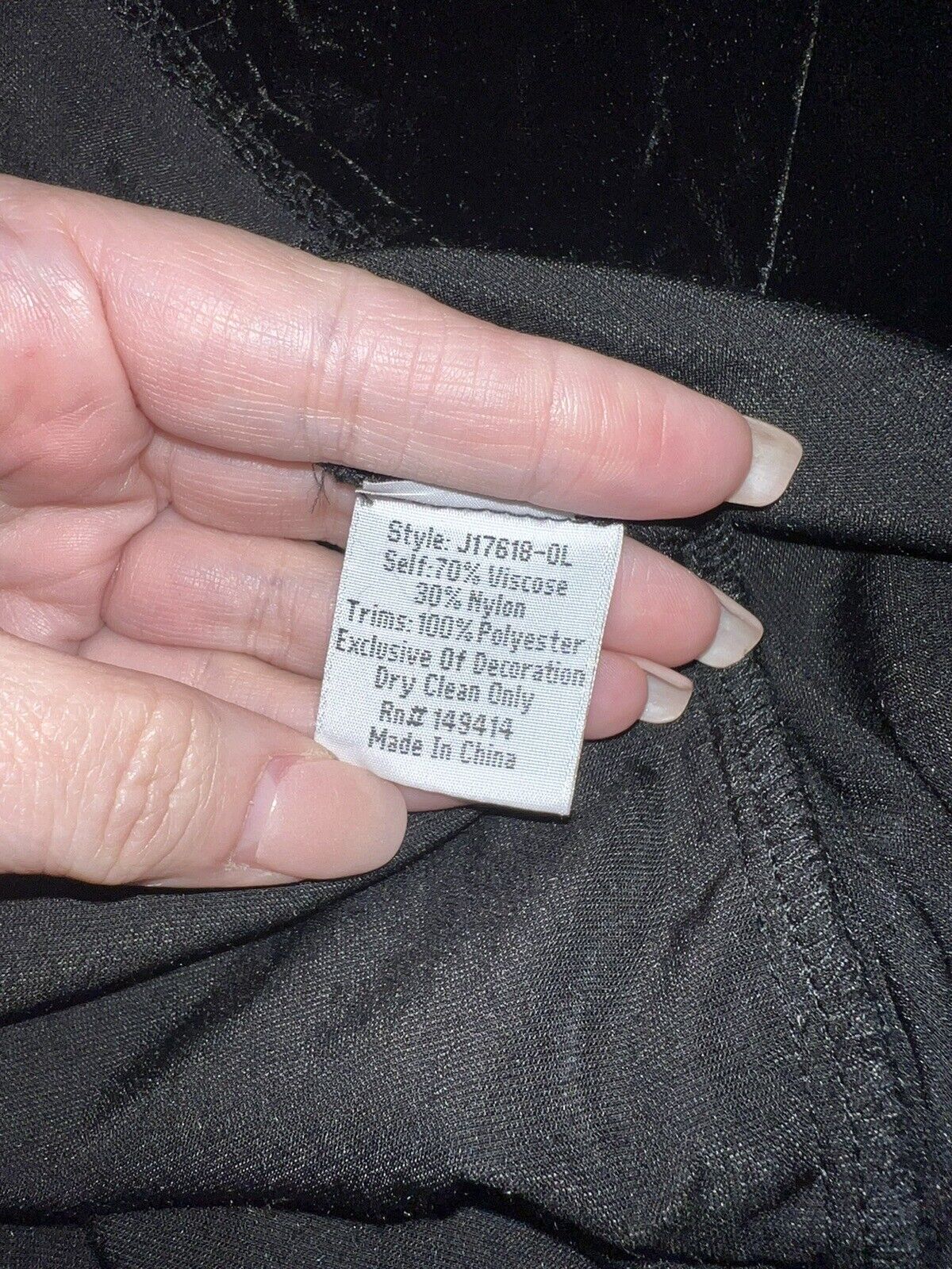 7572777