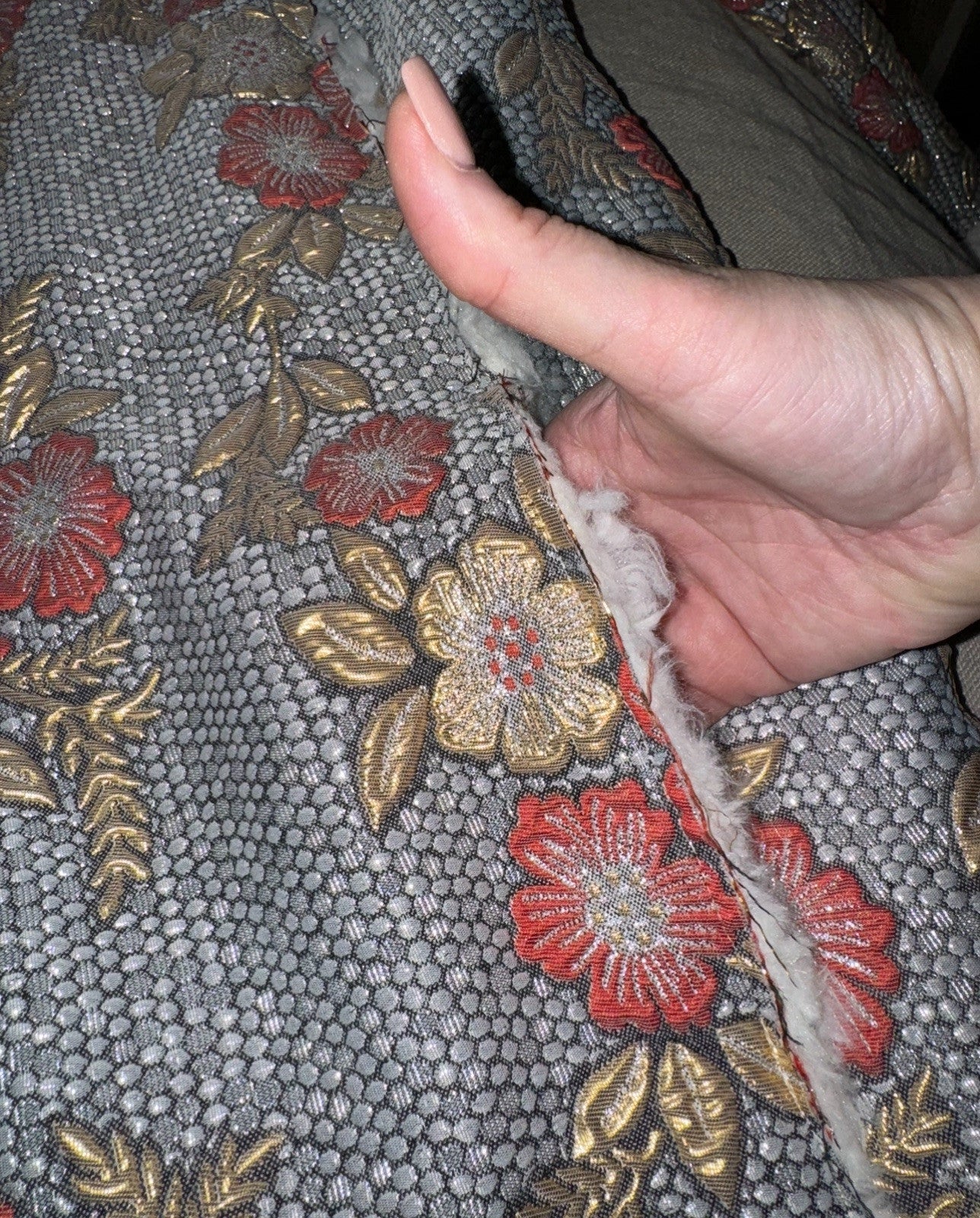 7680633