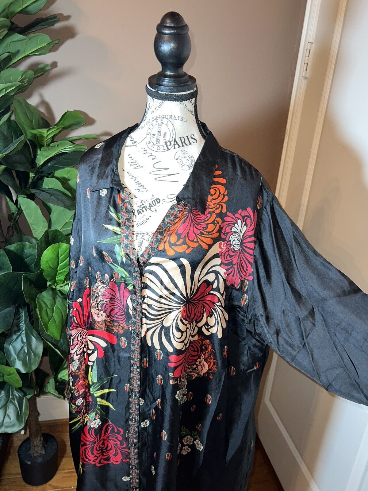 Johnny Was 100% Silk Black & Floral Pattern Tunic Top Kimono 2X 2XL XXL