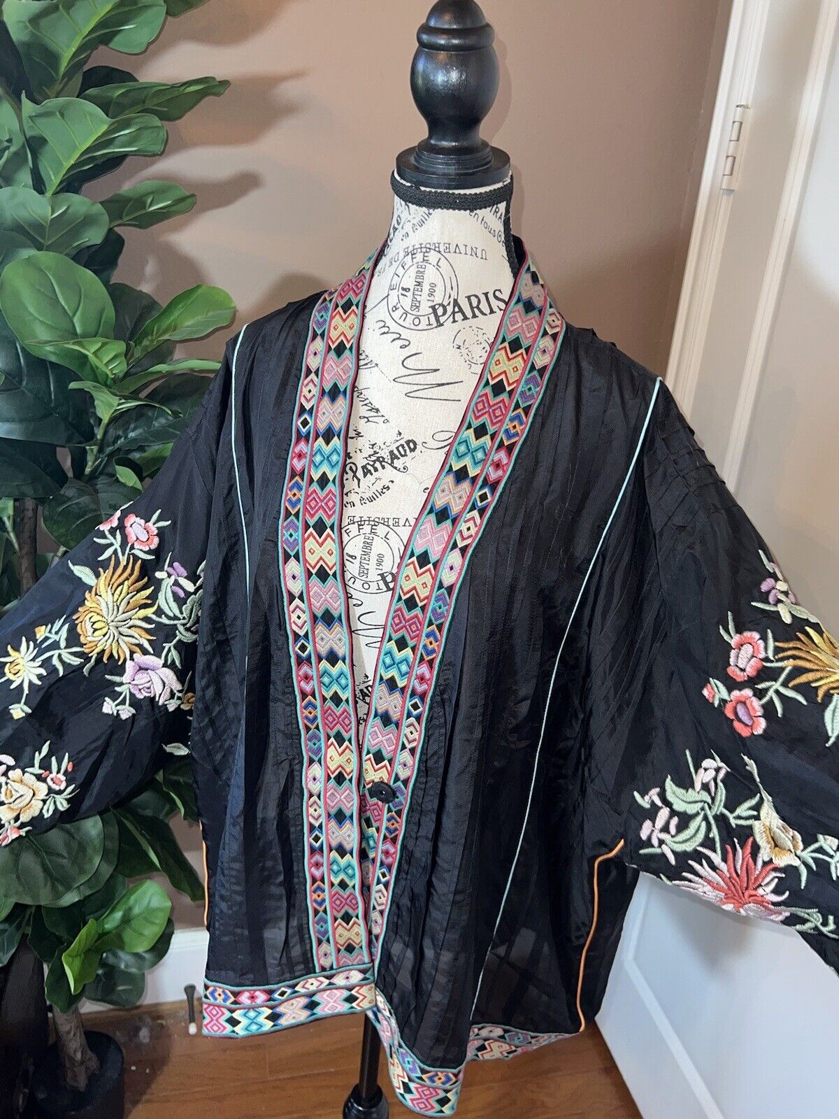 Johnny Was 100% Silk Black Kimono XXL 2X 2XL Floral Embroidered Jacket