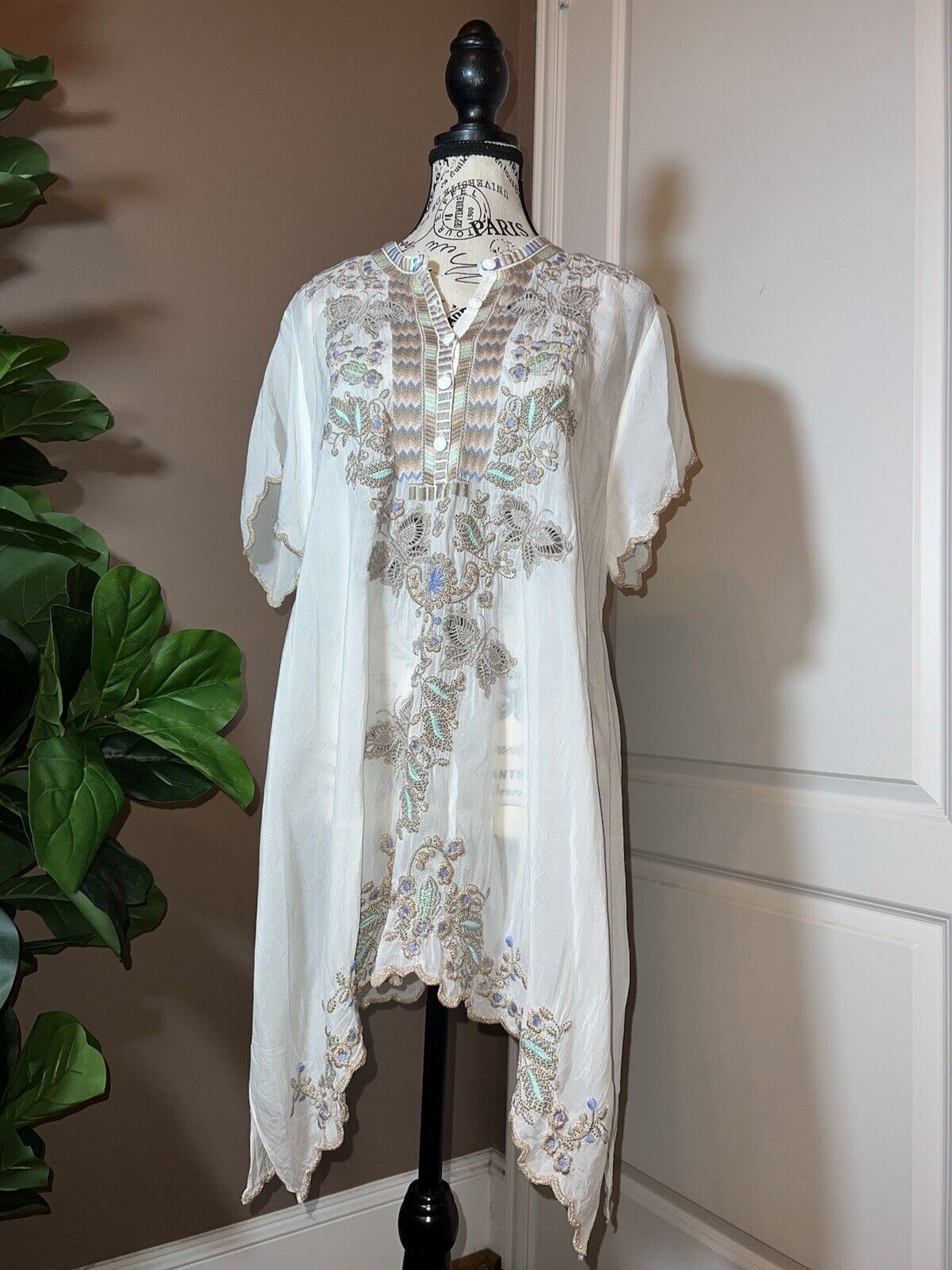 Johnny Was Sz XL Silky Soft White Tunic Top Mini Dress Pastel & Gold Embroidery