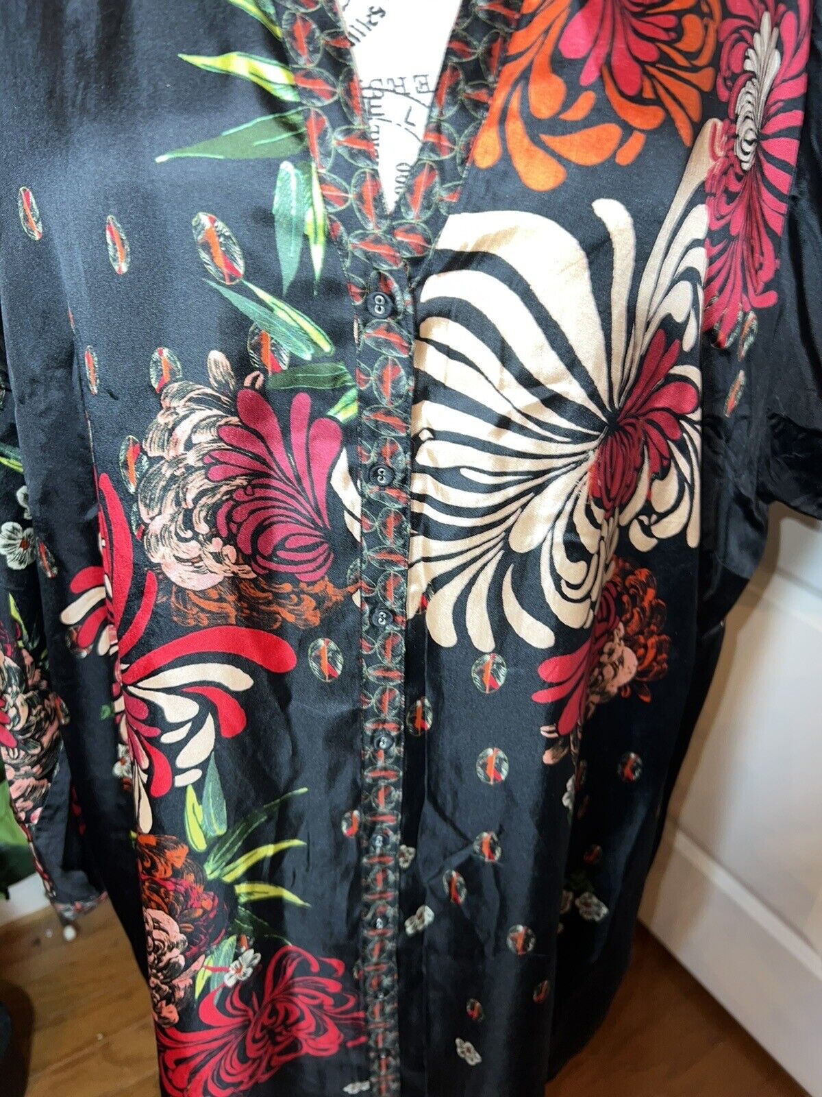 Johnny Was 100% Silk Black & Floral Pattern Tunic Top Kimono PXXL