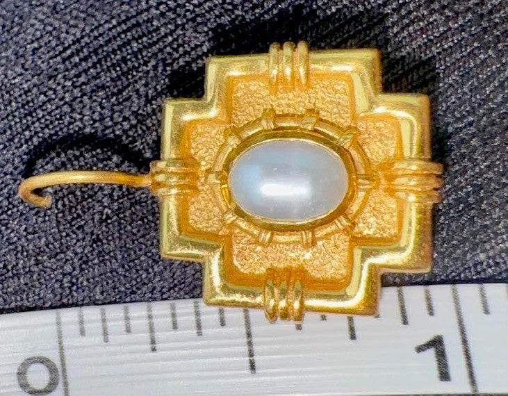 8935706