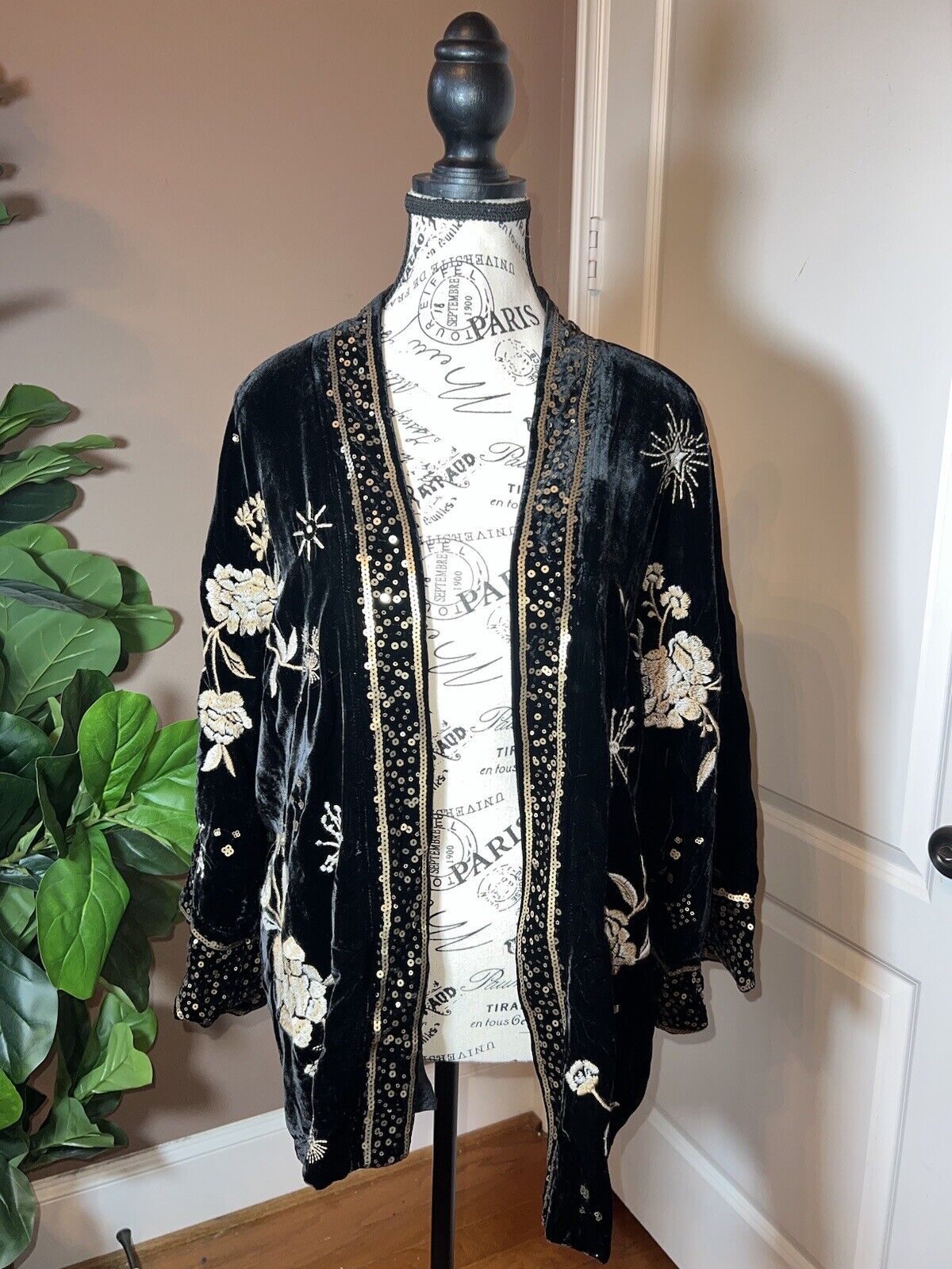 Johnny Was Black & Gold Velvet W/ Sequins & Silk Lining Kimono 1X 1XL XL