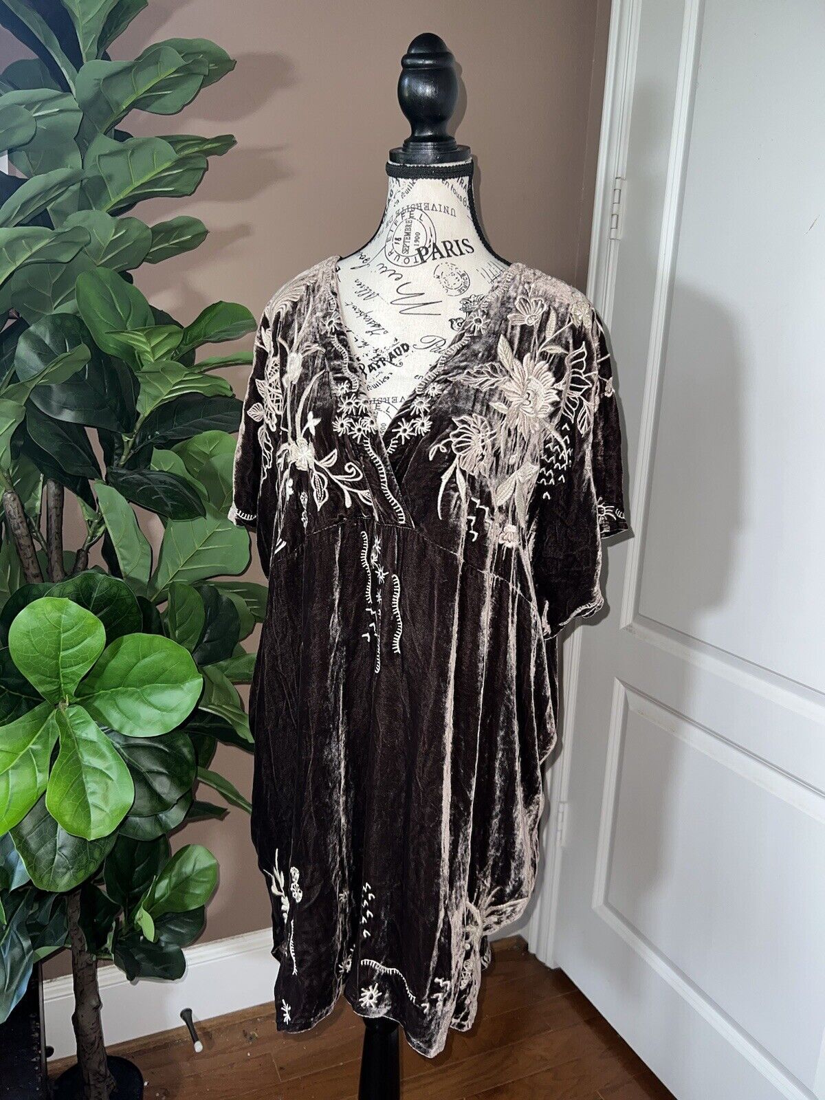 Johnny Was XL Brown Velvet Heavily Embroidered Tunic Top BOHO Mini Dress