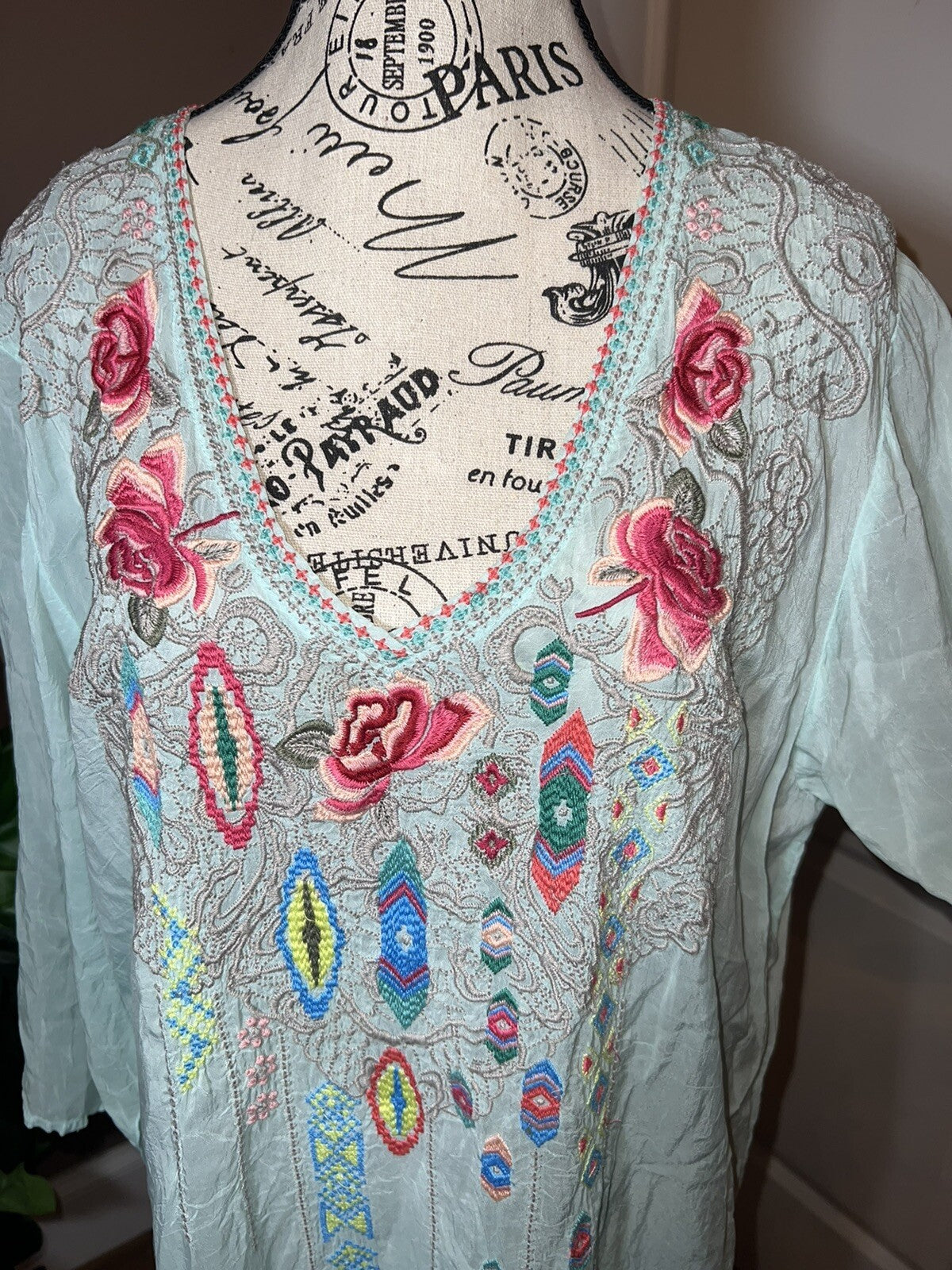 Johnny Was XL Baby Blue Tunic Top Cool Lightweight Silky Soft BOHO Embroidery Johnny Was