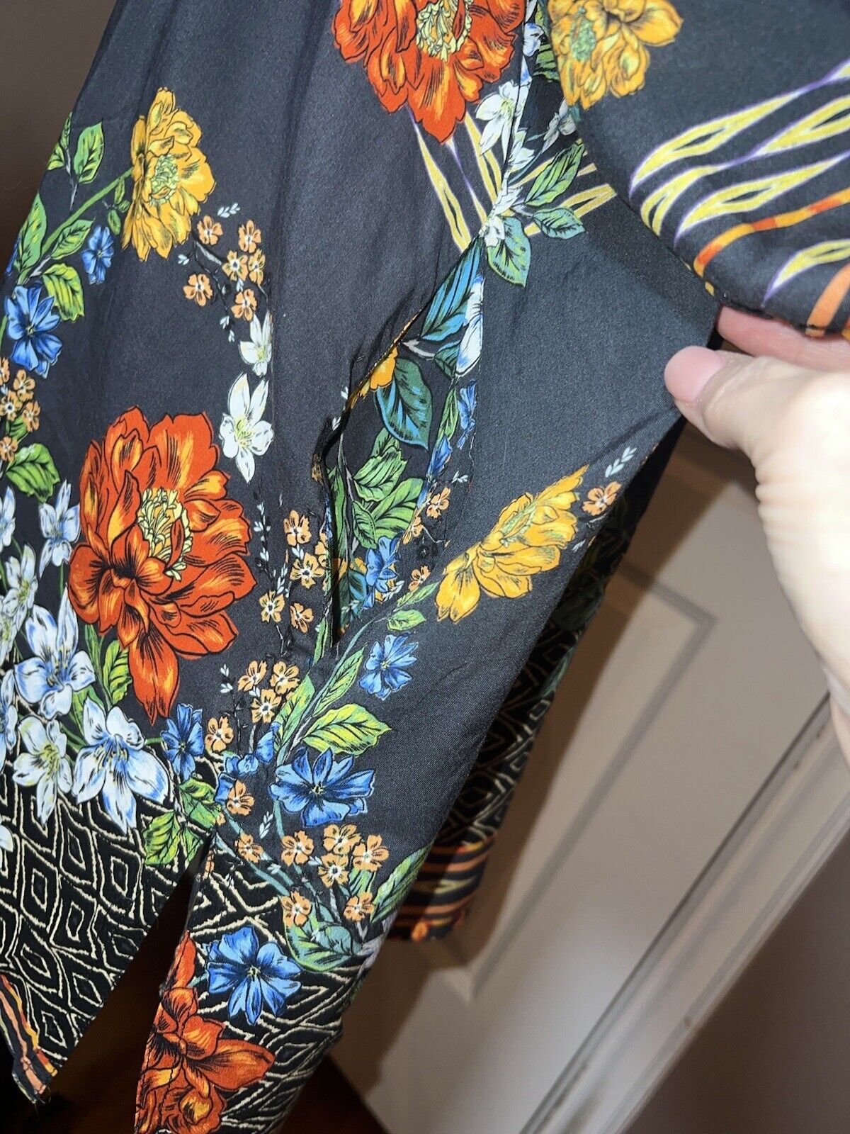 Johnny Was Silky Kimono Sz L Large Floral Beautifully Soft Black Floral Wrap