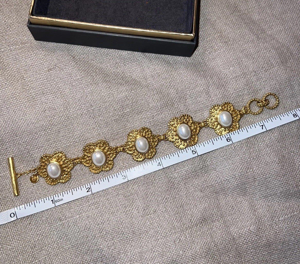 8950979