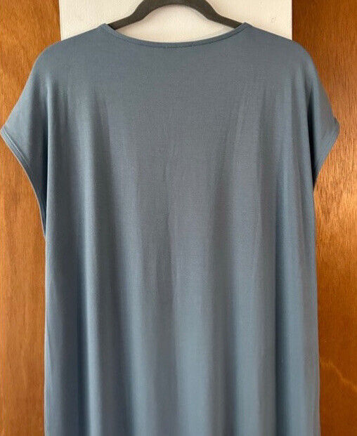 Eileen Fisher V Neck C/L  MIDI Dress Soft Blue Beautiful Sz M.