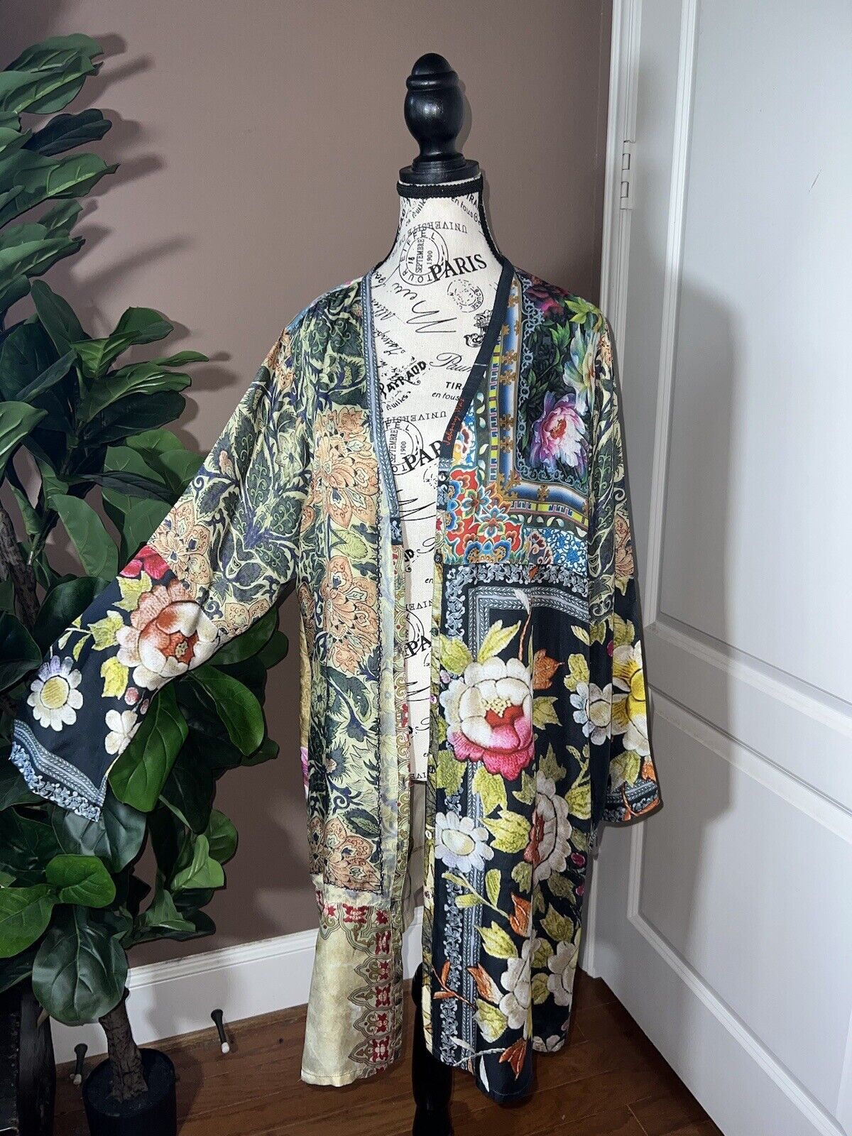 Johnny Was 100% Silk Kimono L Large Cherry Blossoms STUNNING BACK  Buttons Wrap