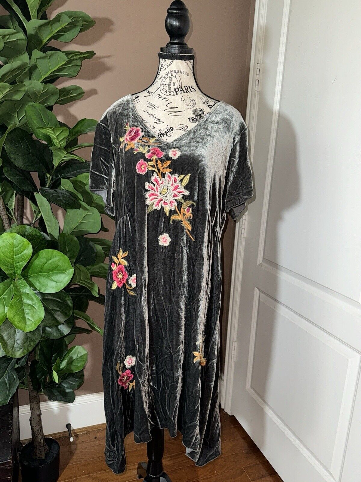 Johnny Was Sz L Large Midi Dress Grey Velvet Floral Asymmetrical Hem