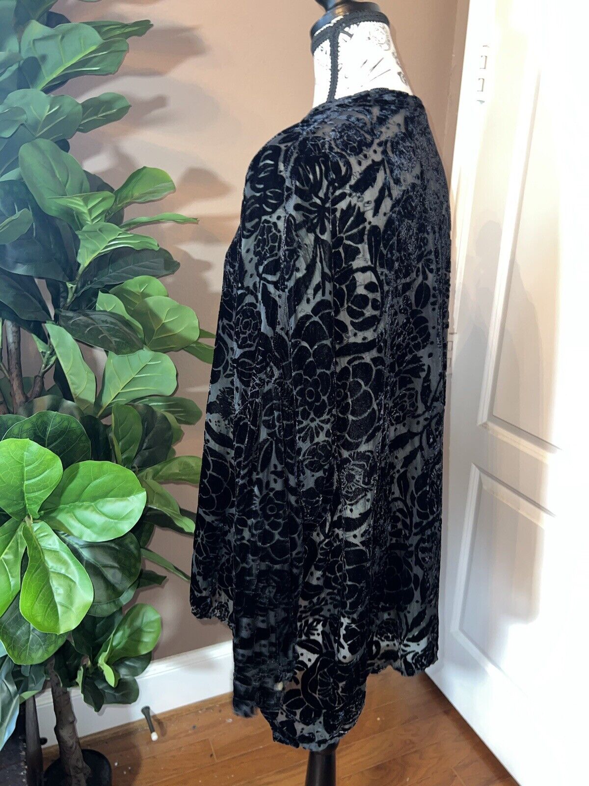 Johnny Was Black Burnout Silk & Velvet Button Up Tunic Top XL Extra Large CLASSY