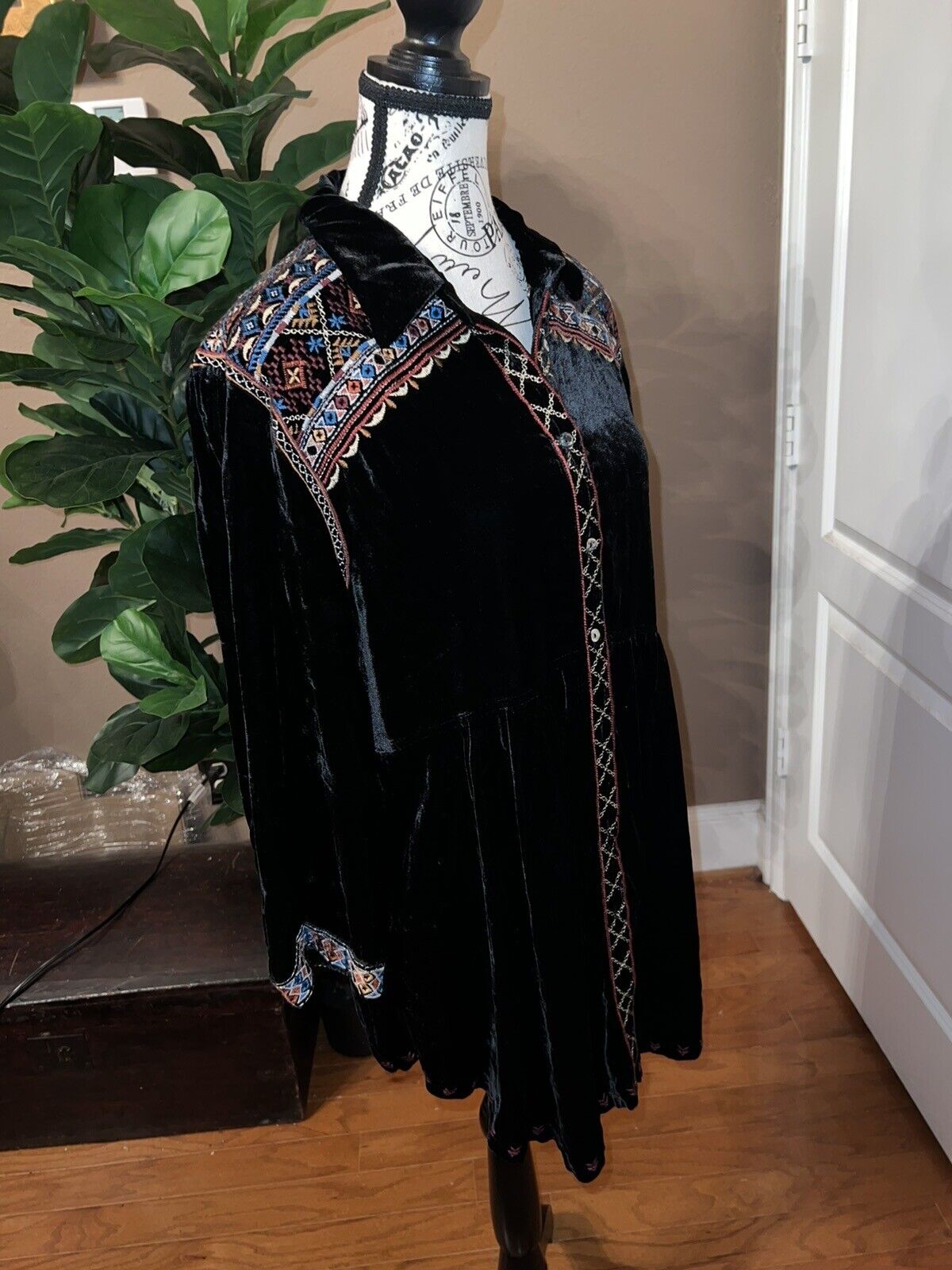 Johnny Was Sz L Black Velvet Peplum Tunic Top Mini Dress Embroidered Kimono