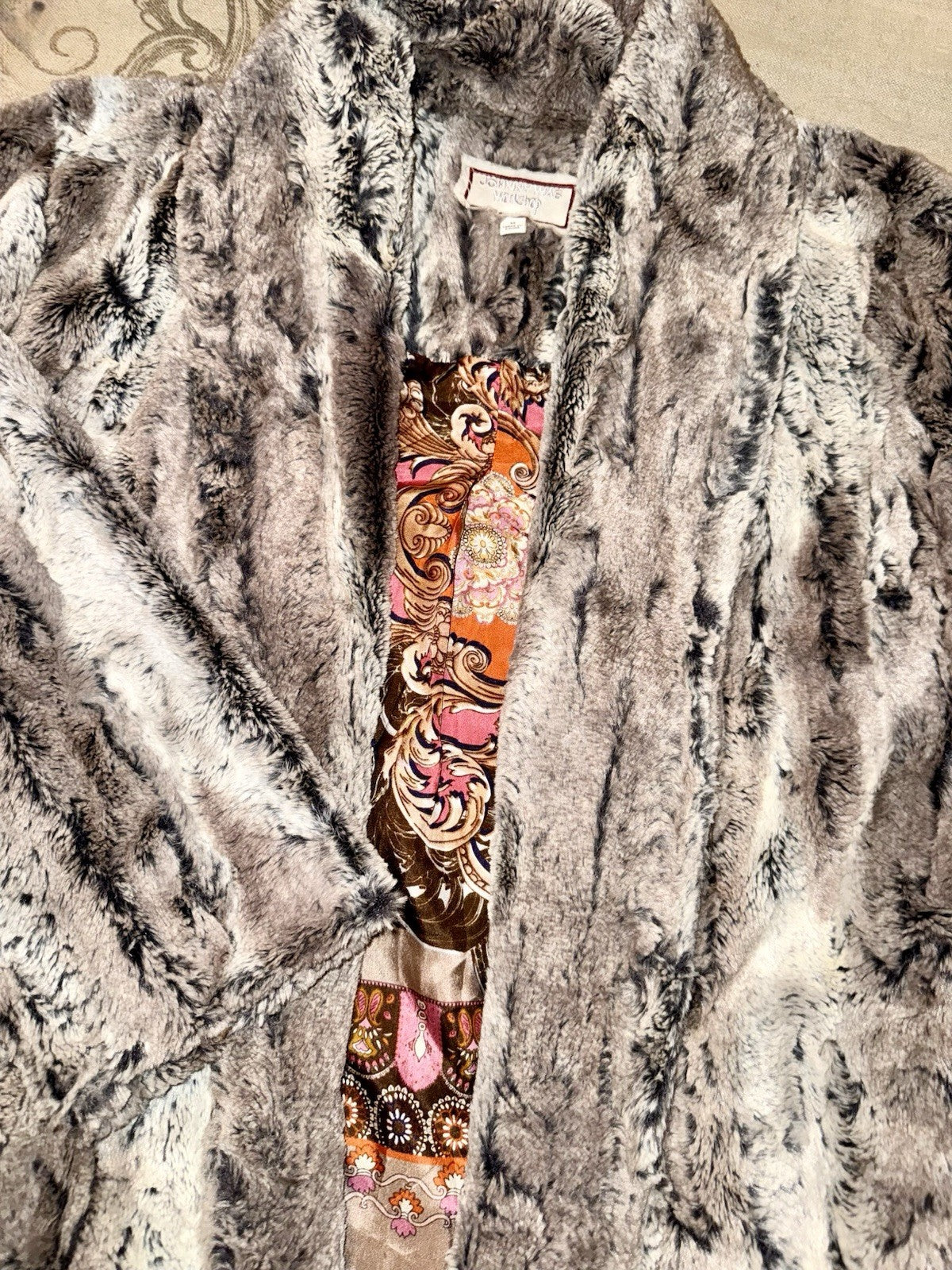 Johnny Was M Foxy Faux Fur Coat Jacket Wrap 100% Silk Lining Pockets Grey Brown Johnny Was