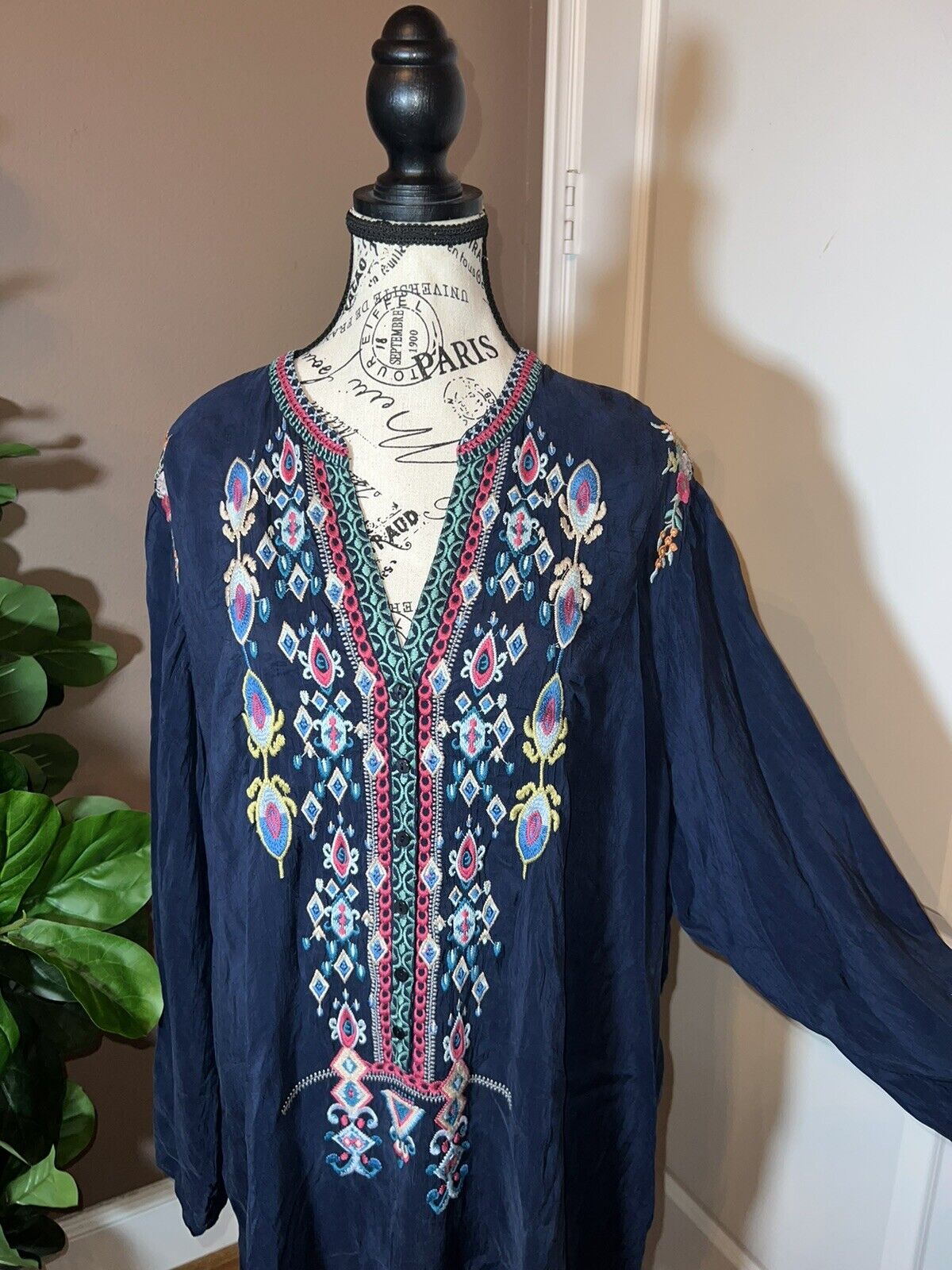 Johnny Was 3X 3XL Heavily Embroidered Silky Navy Tunic Top Kimono Sleeve