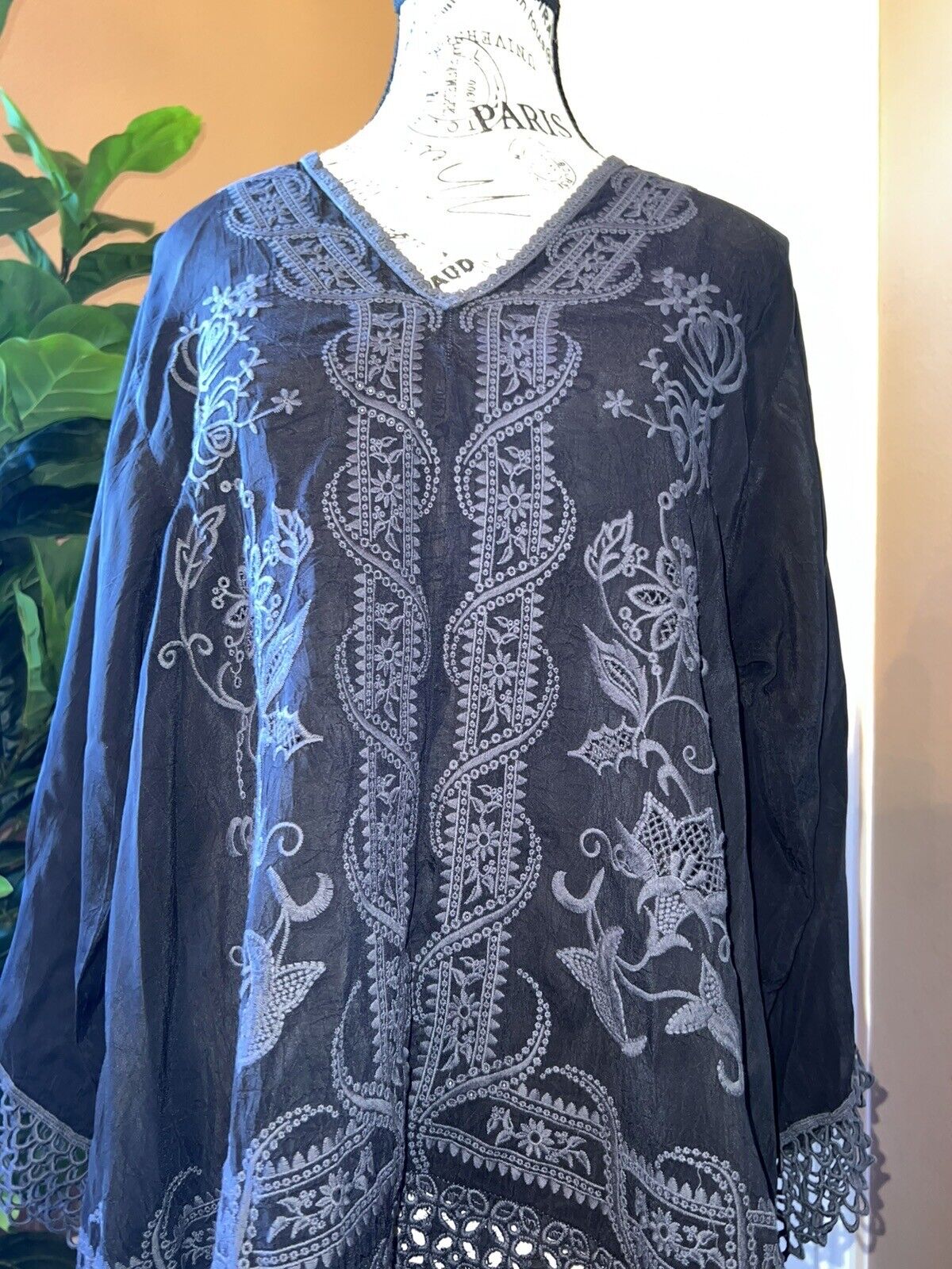 Johnny Was Black Eyelet Silky Tunic Top Kimono Sleeves Sz M Medium