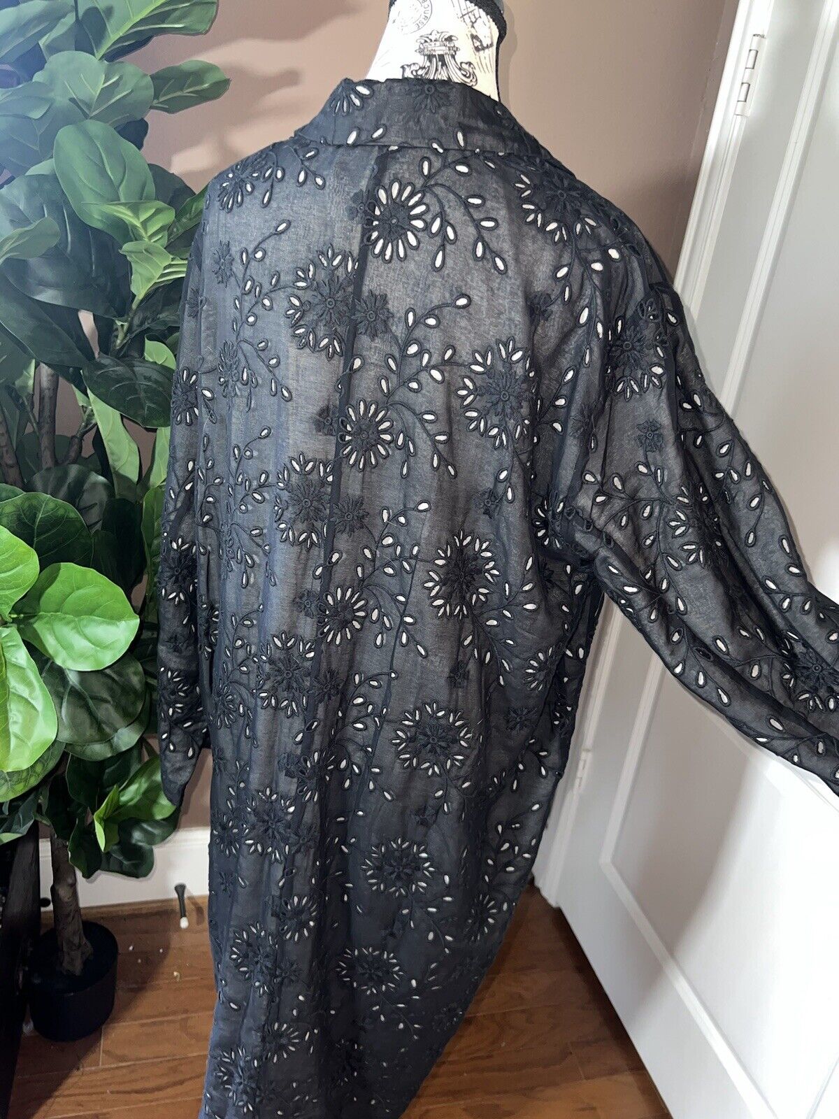 Johnny Was XL 1X Black Eyelet Lace Long Silk Kimono Duster Wrap Coat