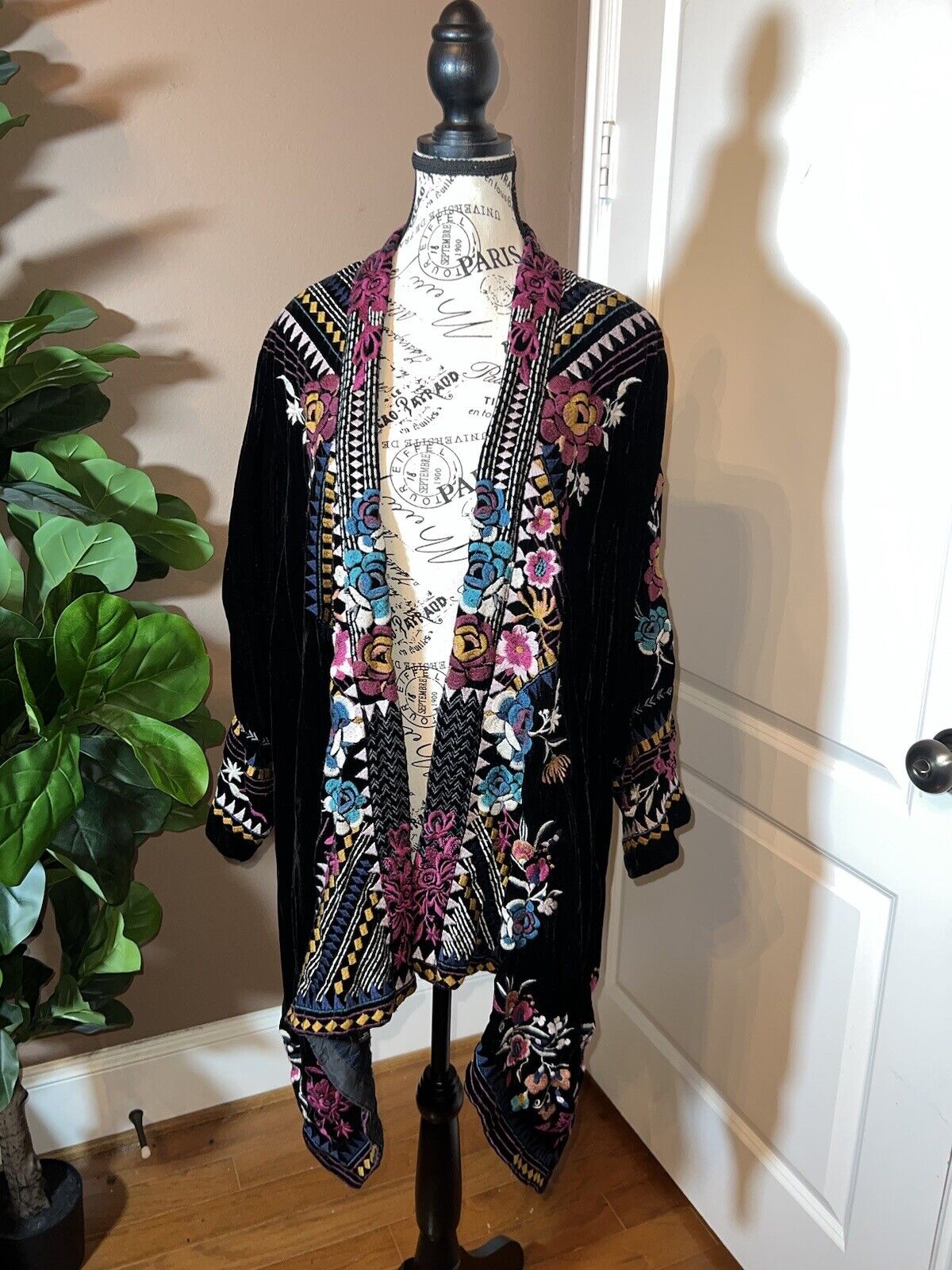 Johnny Was Black Velvet L Large Oversized Embroidered Wrap Duster Kimono