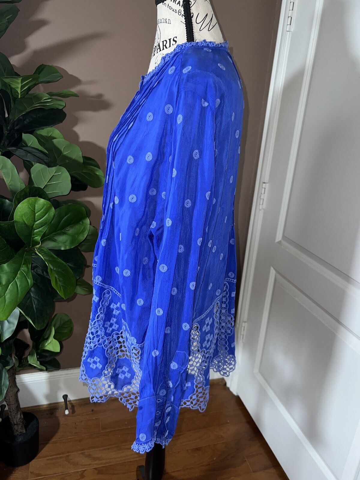 Johnny Was Sz XL Silky Cobalt Blue Tunic Top Embroidered Eyelet Lace Summer