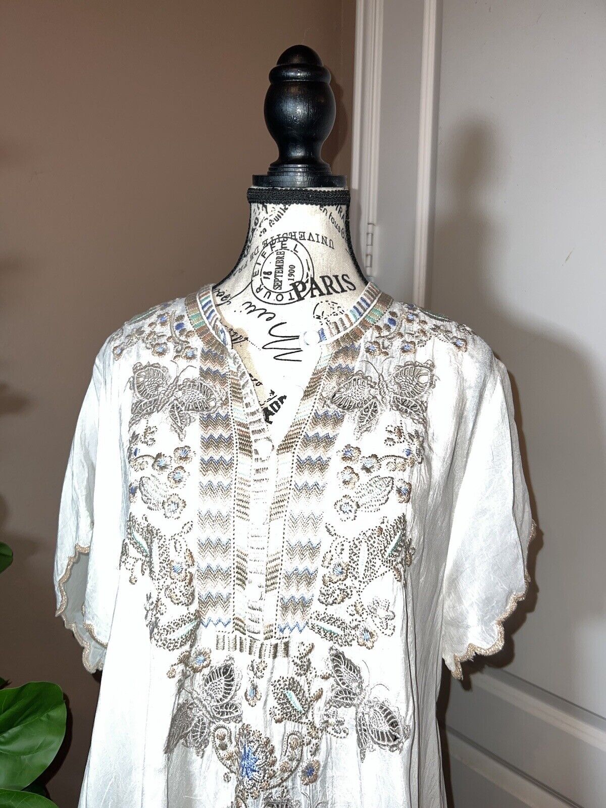 Johnny Was Sz XL Silky Soft White Tunic Top Mini Dress Pastel & Gold Embroidery