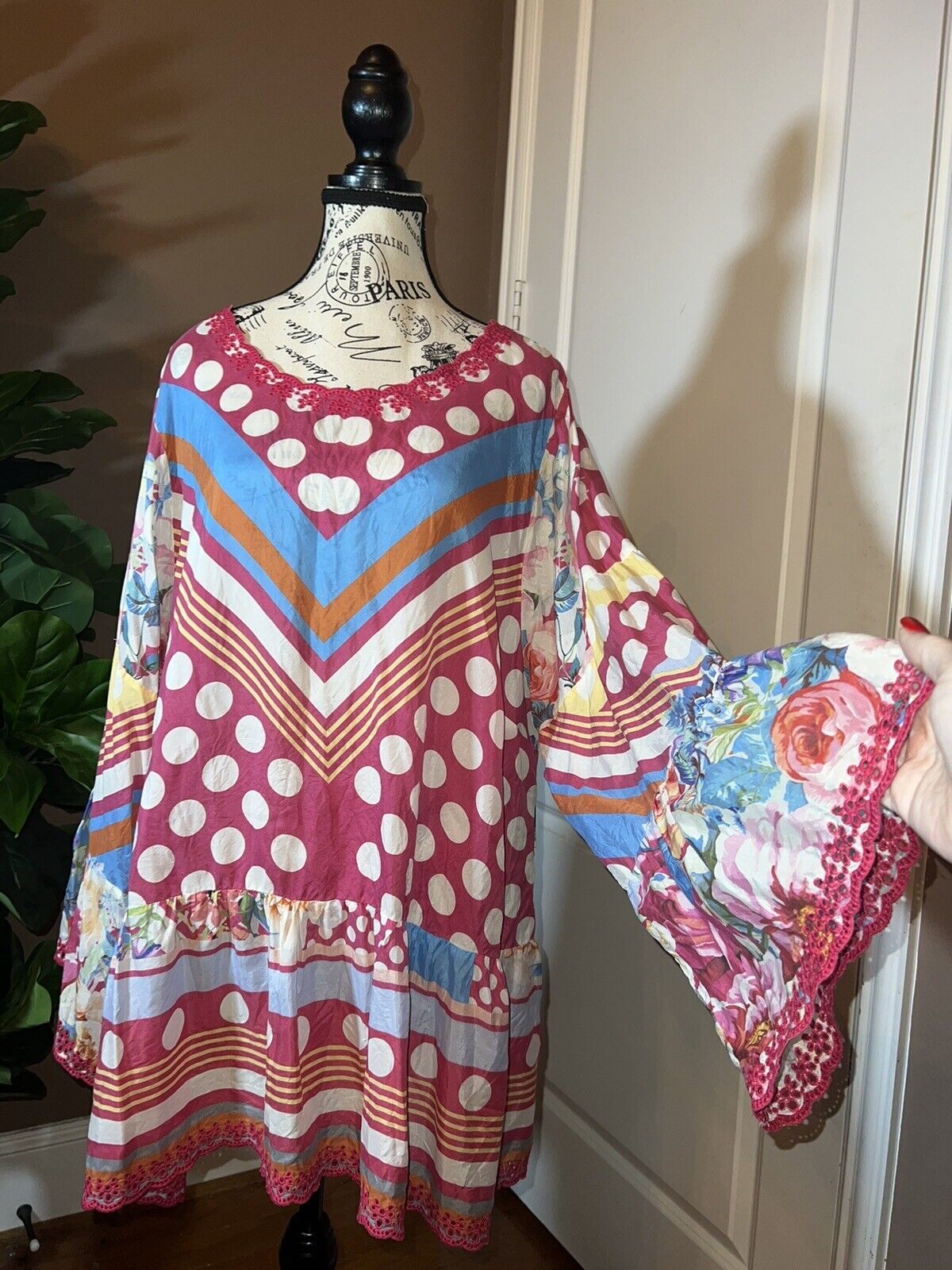 Johnny Was Tunic Top Kimono 1X 1XL XL 100% Silk Sleeves Pink Blue Floral Dots