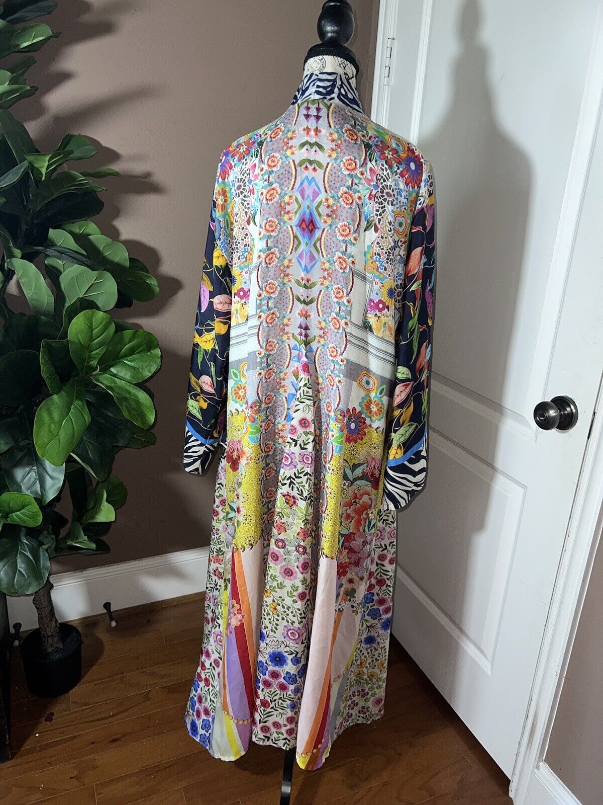 Johnny Was 100% Silk Long Kimono Wrap L Large Spring Floral Duster Robe