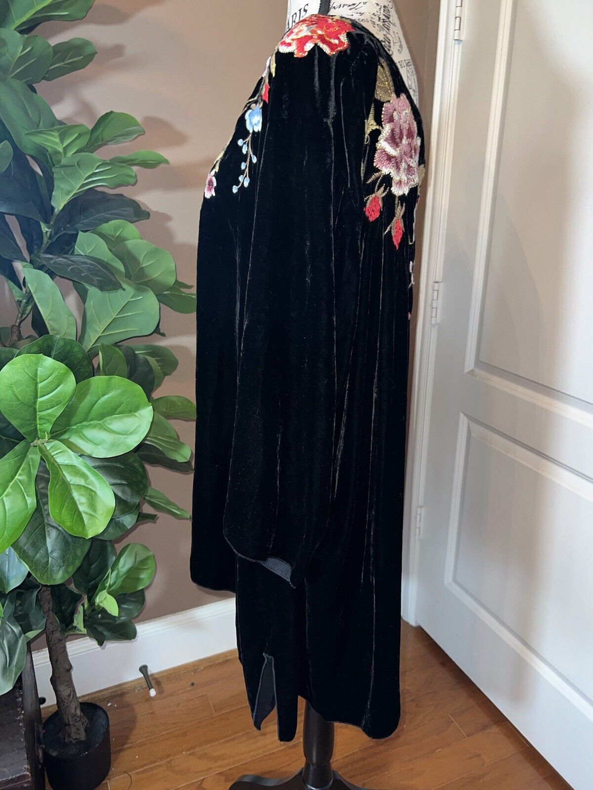 Johnny Was 3X 3XL XXXL Black Velvet Heavily Embroidered Tunic Top Kimono