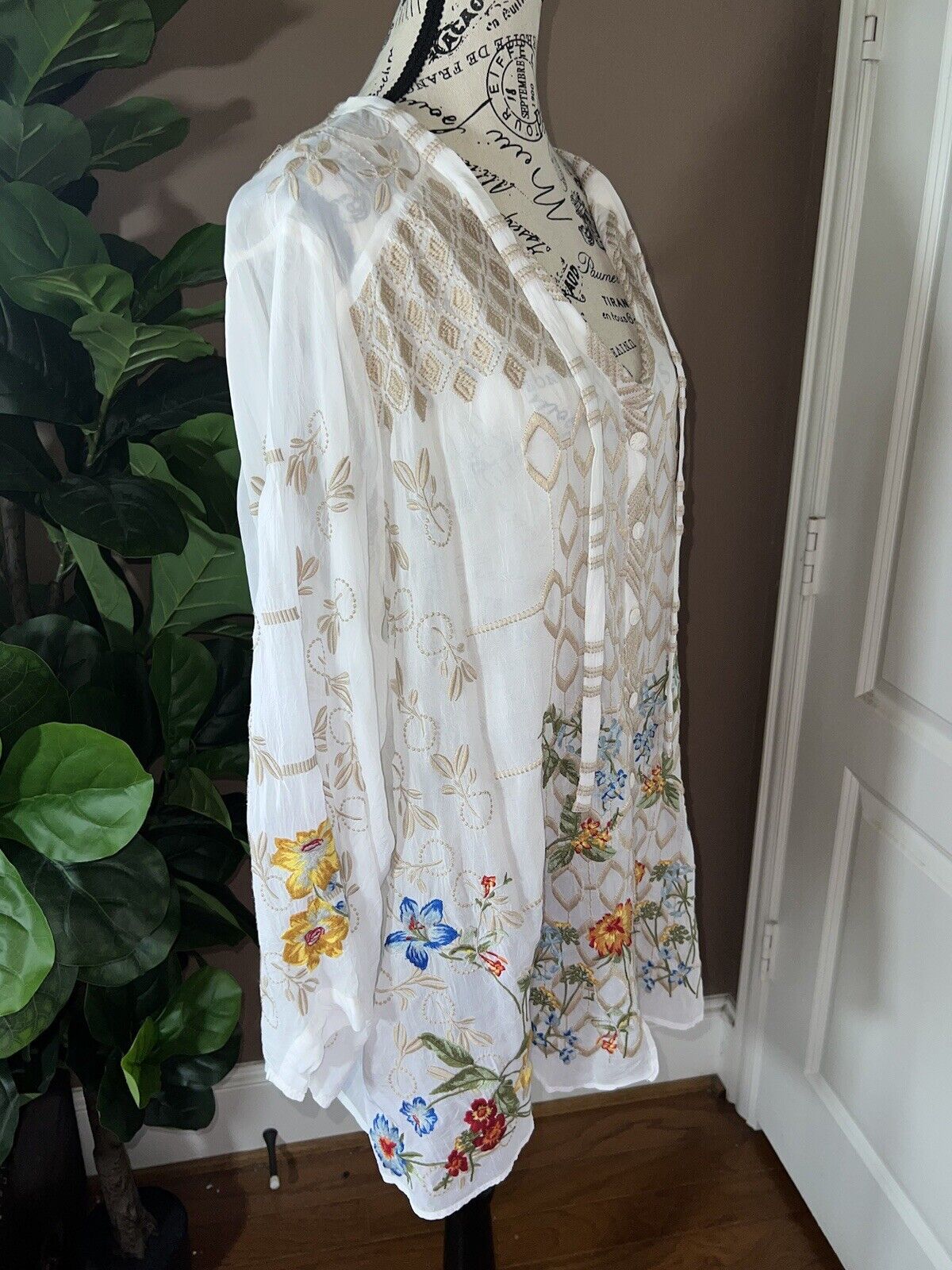 Johnny Was Beautiful Floral Embroidered White Button Up Tunic Top XL 1X