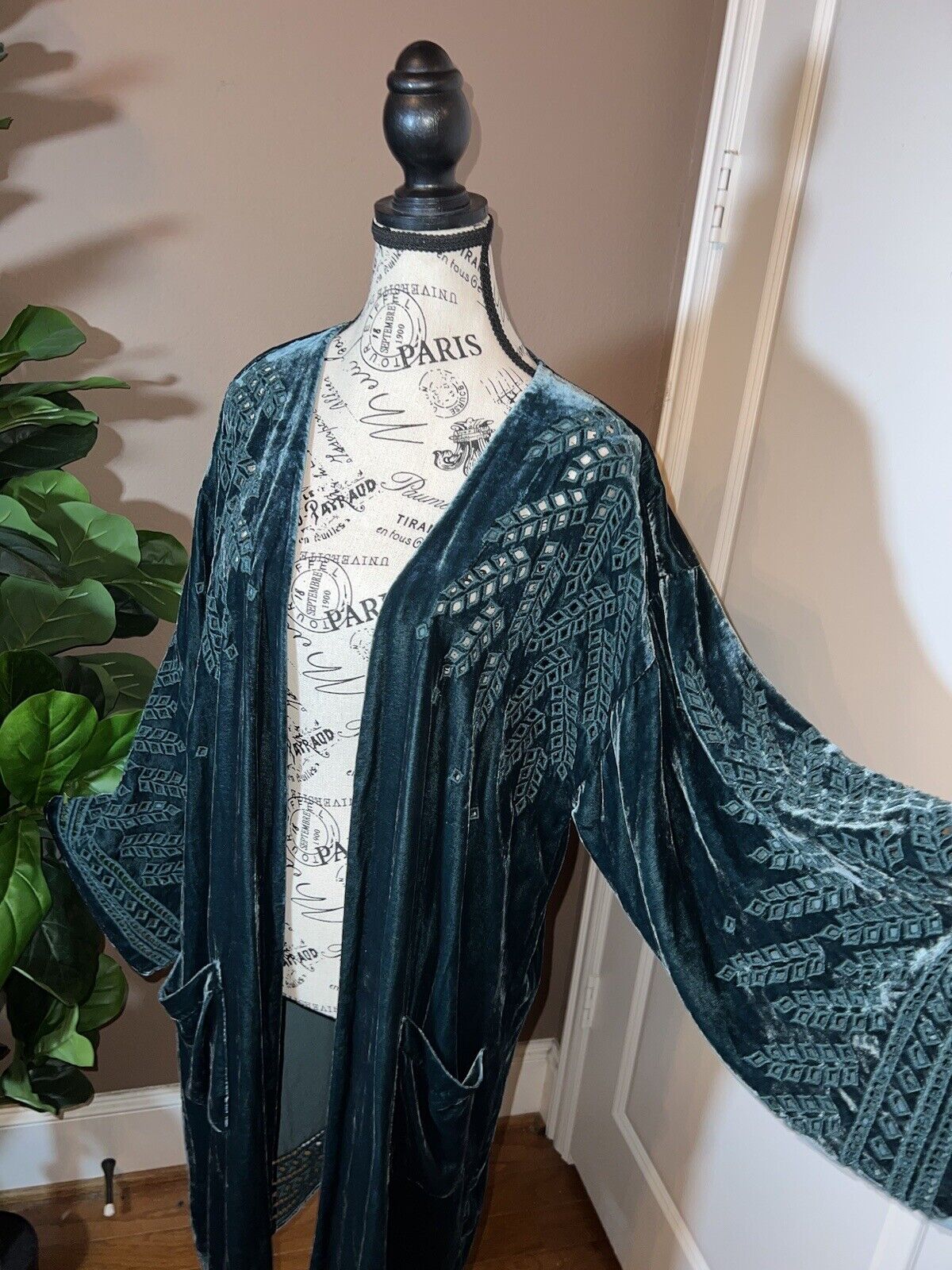 NEW Johnny Was Jade Sz XL 1X Velvet Long Kimono Duster Wrap Green Embroidery NWT