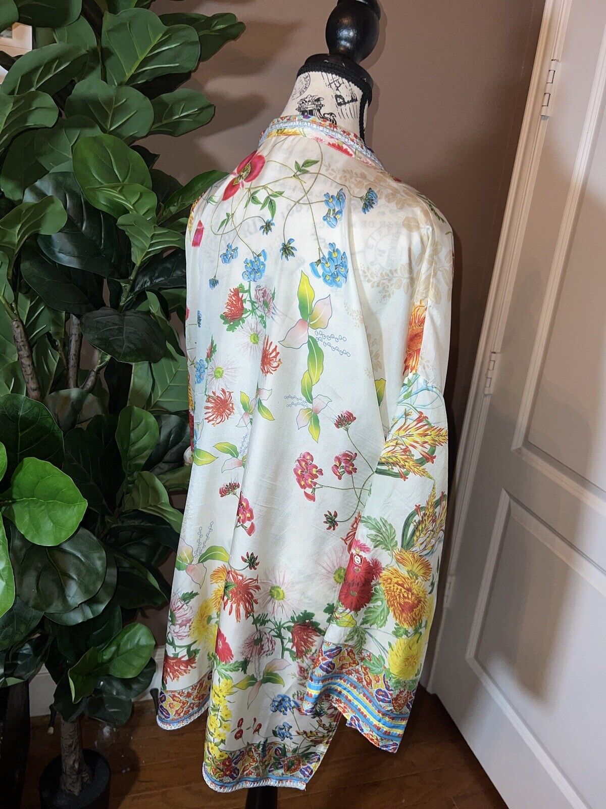 GORGEOUS 100% Silk Johnny Was Tunic Top XL 1X 1XL Marigolds Mums Kimono Colorful