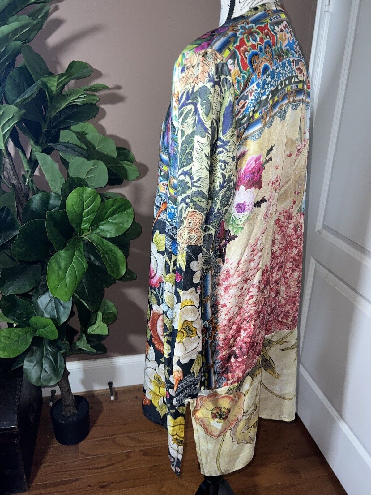 Johnny Was 100% Silk Kimono L Large Cherry Blossoms STUNNING BACK  Buttons Up