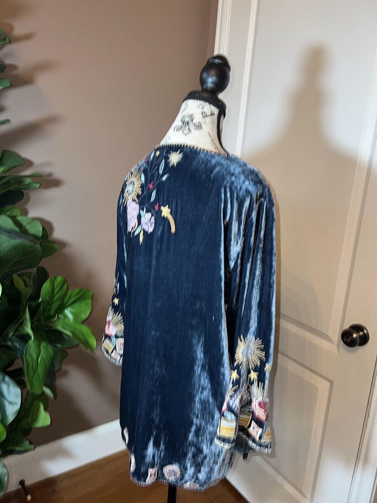 Johnny Was Midnight Blue Velvet Embroidered Tunic Top Kimono Sz M Medium