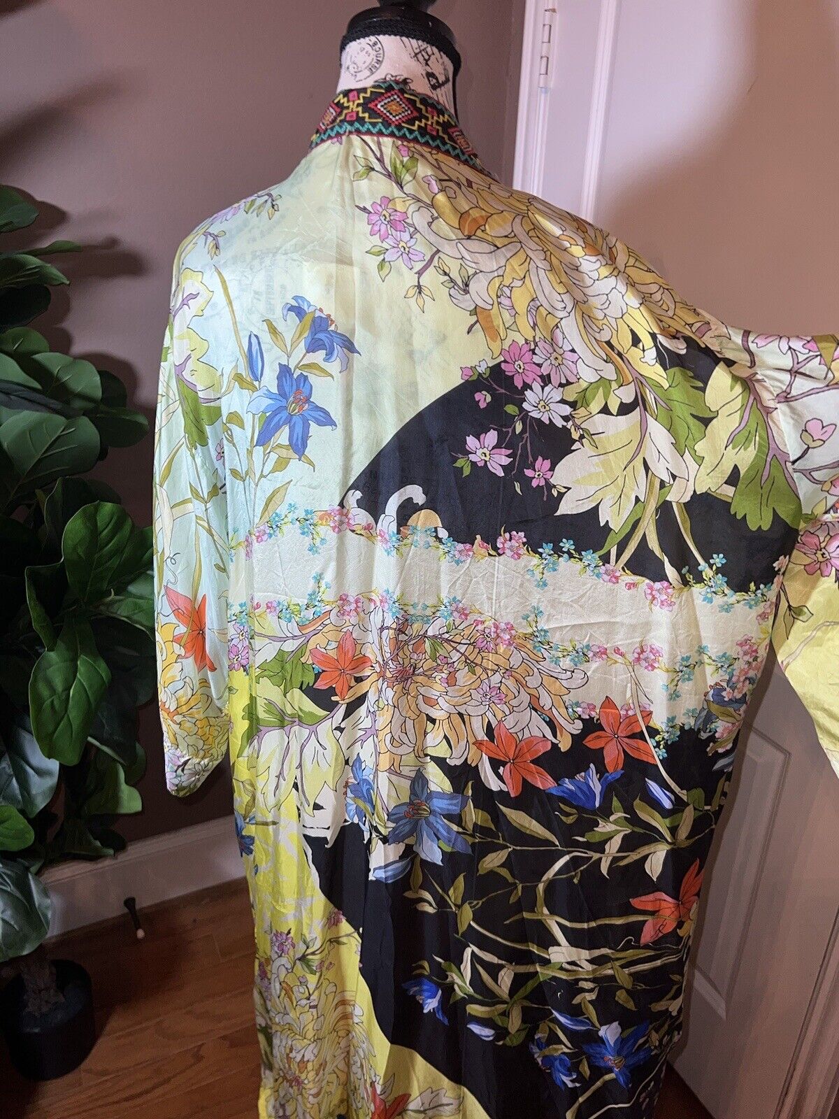 Johnny Was Long 100% Silk KIMONO Duster Wrap XL 1X Embroidery SPRING