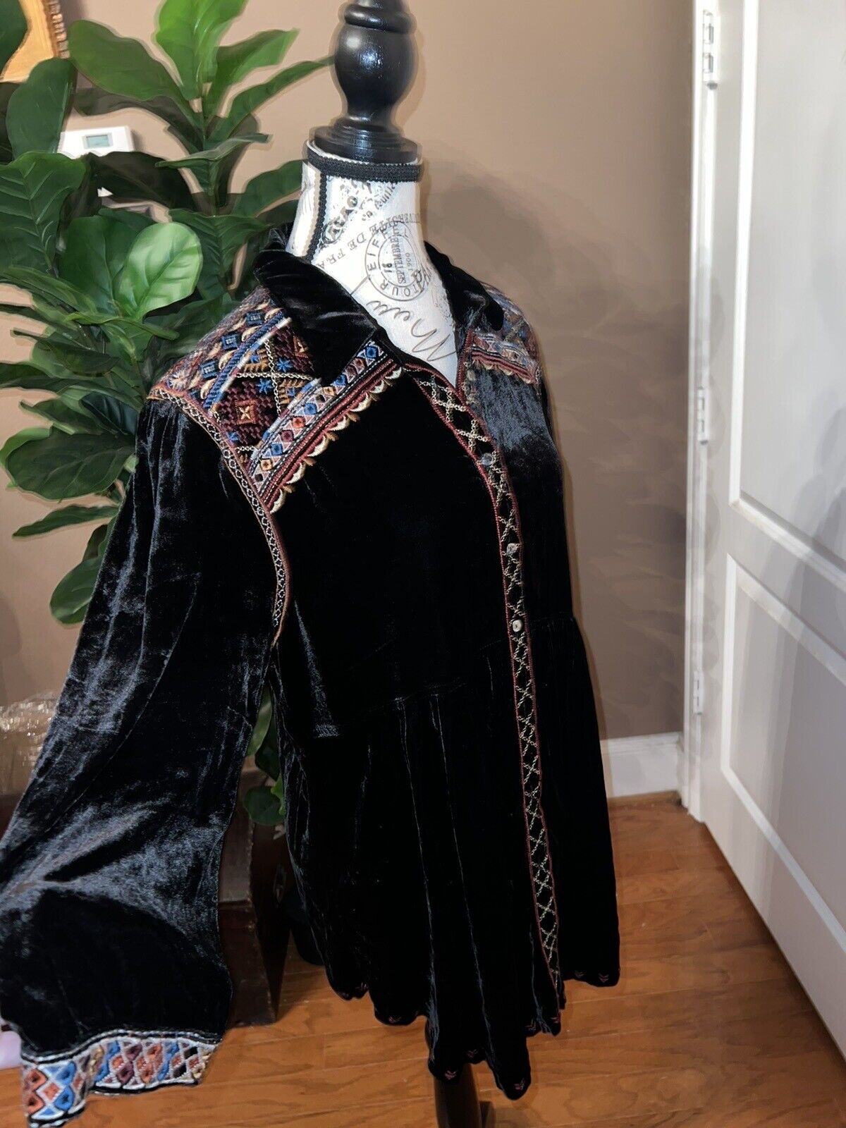 Johnny Was Sz L Black Velvet Peplum Tunic Top Mini Dress Embroidered Kimono