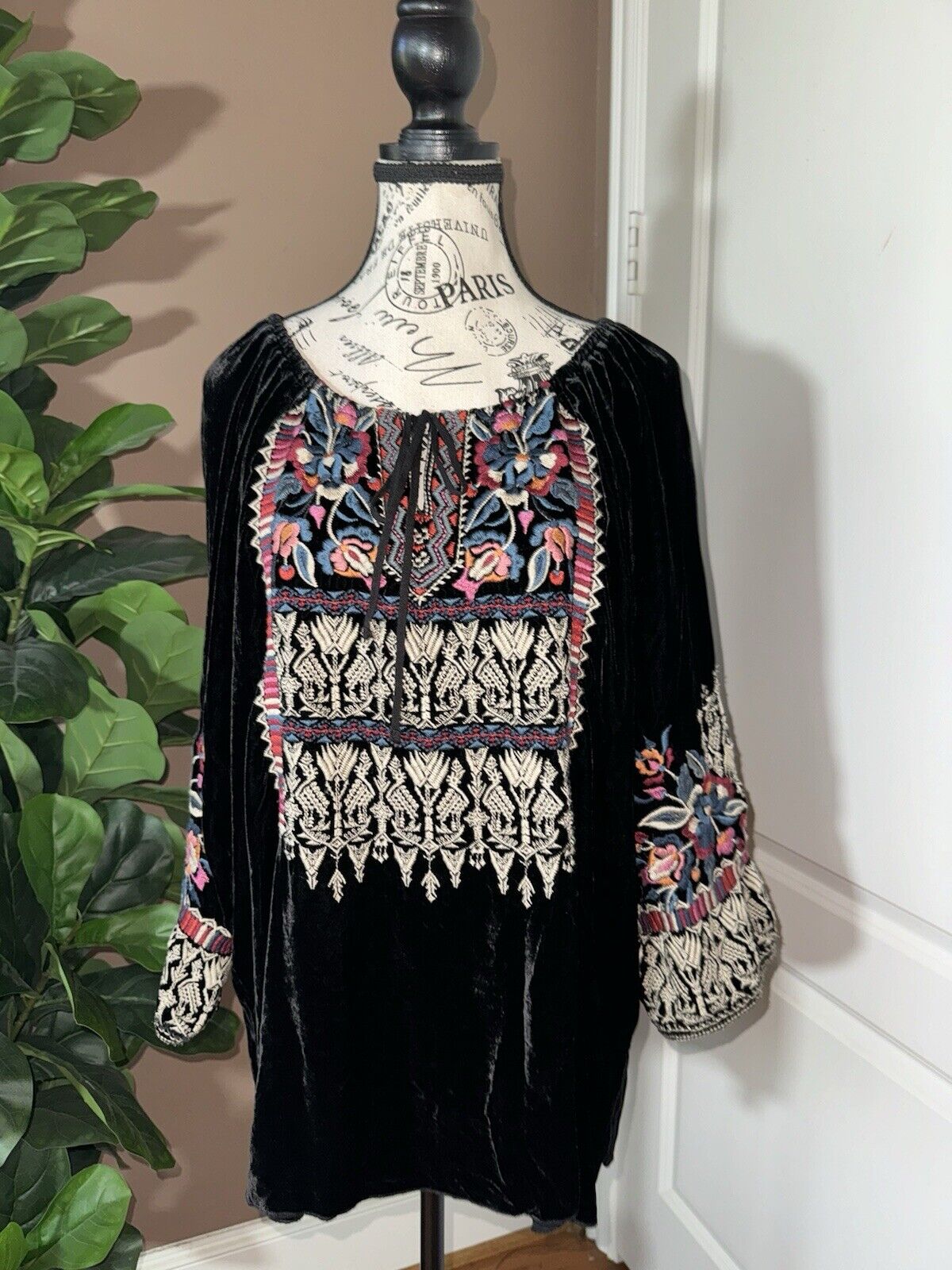 Johnny Was Black Velvet Heavily Embroidered Tunic Top XL 1X Peasant Blouse