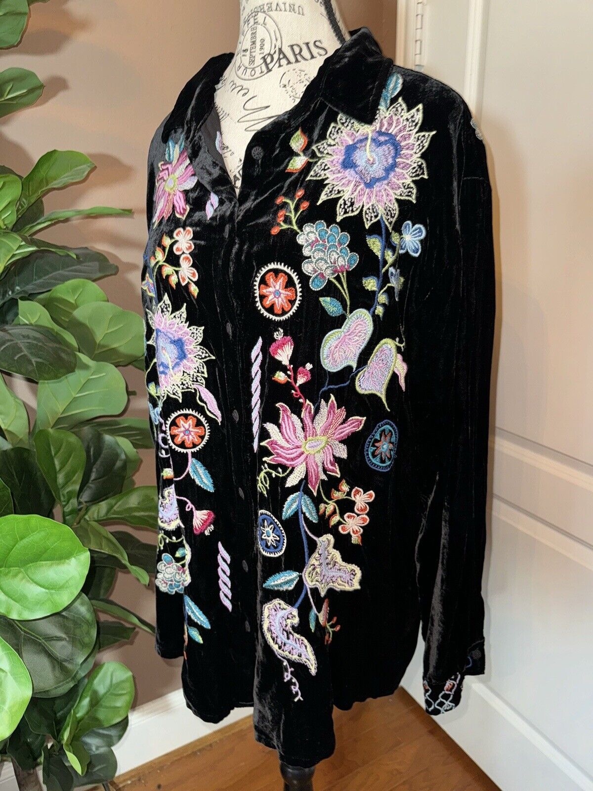 Johnny Was XL Velvet Black Long Sleeve Button Up Shirt Embroidered Top