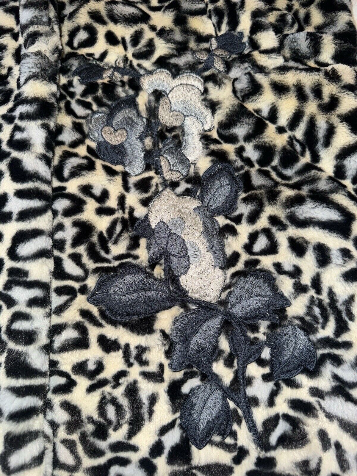 Johnny Was S Soft Blue & White Leopard Faux Fur Coat Jacket Wrap Silk Lining