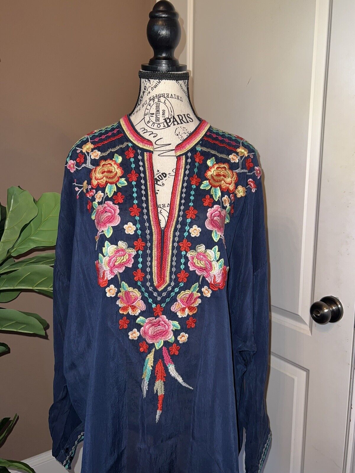 Johnny Was Sz L Large Heavily Embroidered Silky Navy Tunic Top Kimono Sleeve