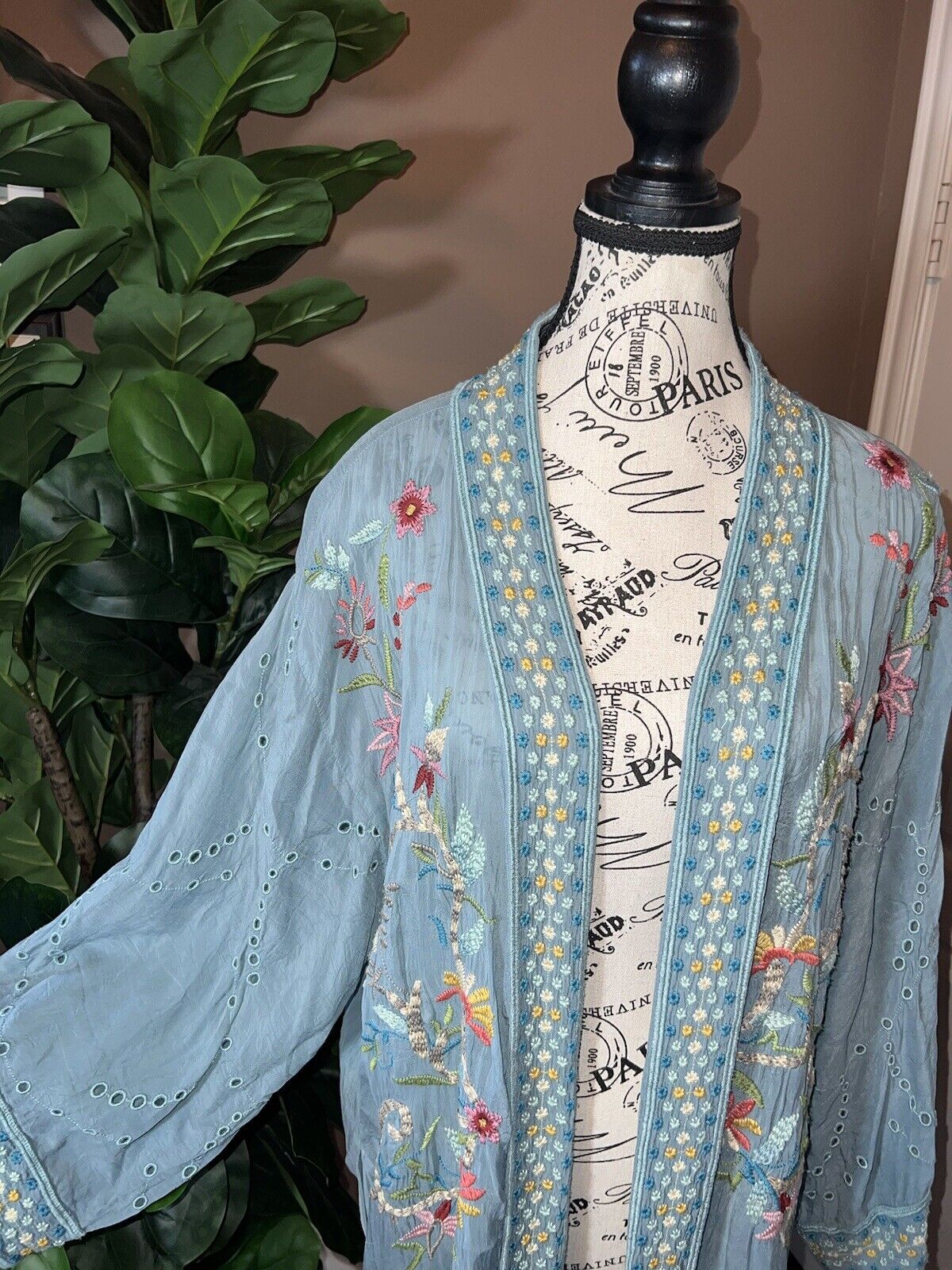 Johnny Was Silky Blue Long Kimono Duster Wrap OVERSIZED M Medium Embroidery