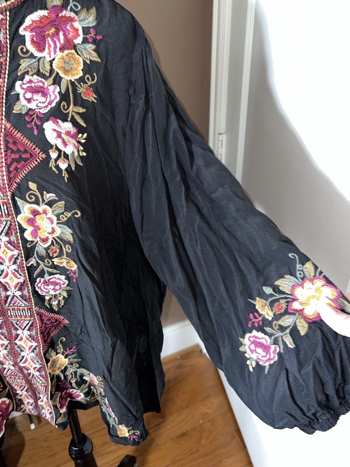 100% Silk Johnny Was Black Tunic Top XL 1X Kimono Embroidered Floral