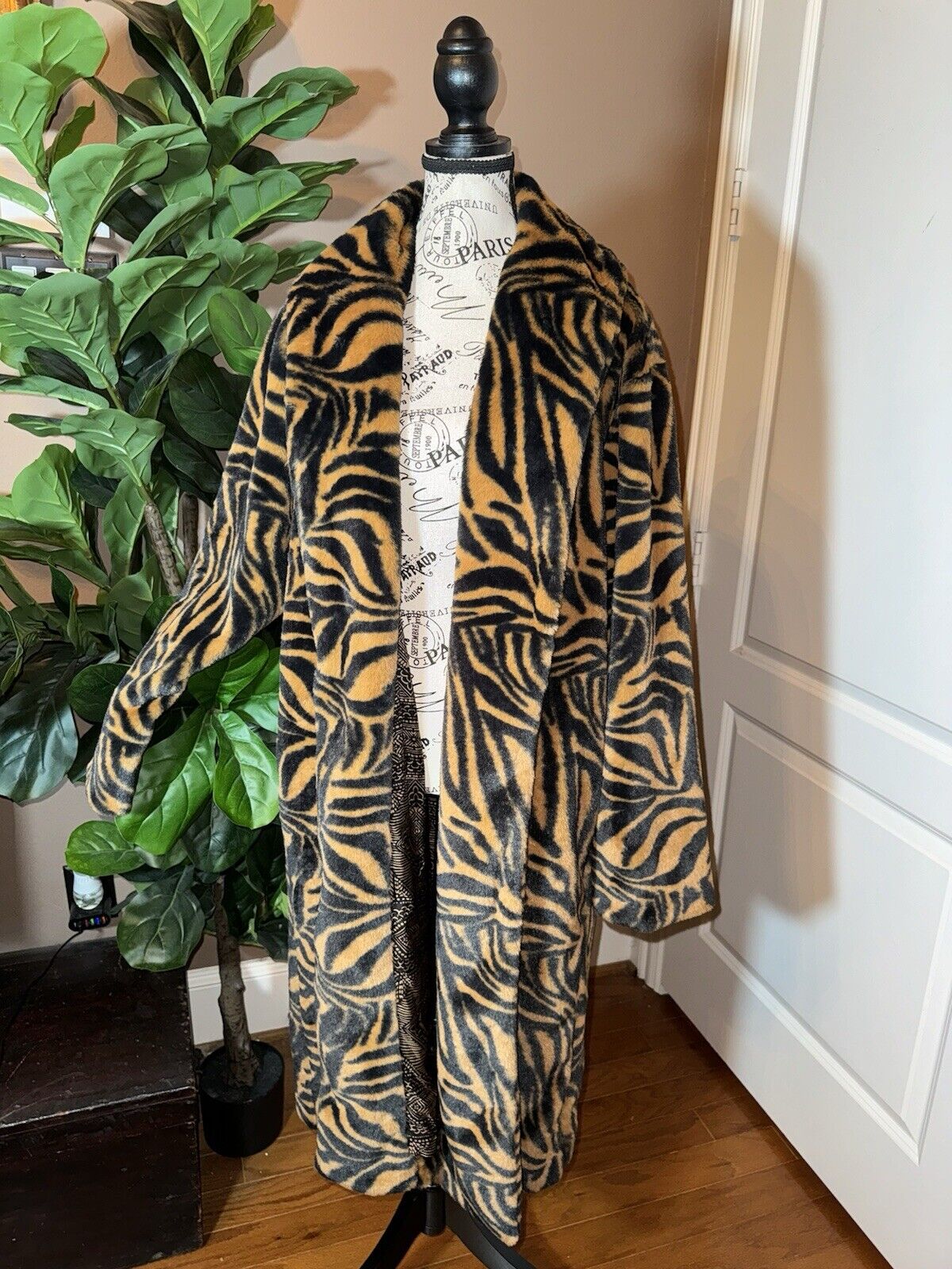 Johnny Was L Faux Fur & Silk Tiger Stripe Long Length Coat Jacket Wrap