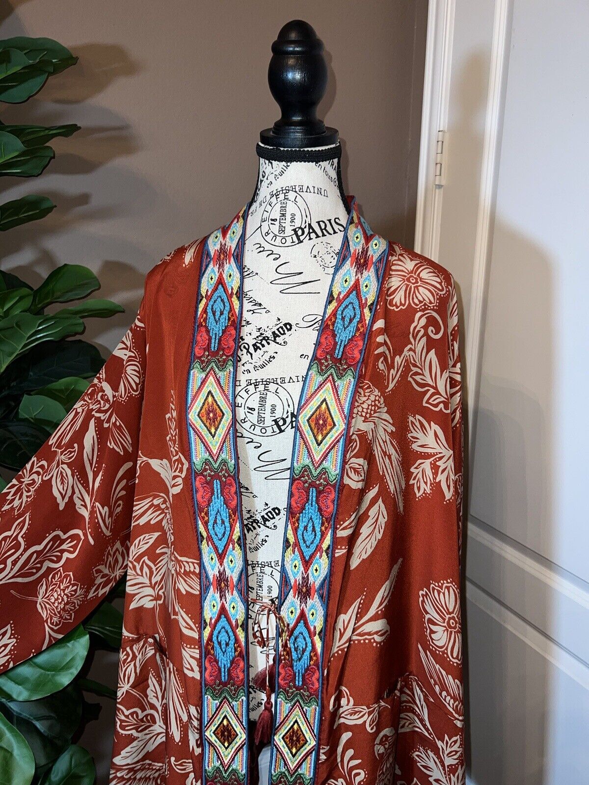 New Johnny Was 100% Silk Kimono XL 1X Embroidered Cinnamon Red W Pockets