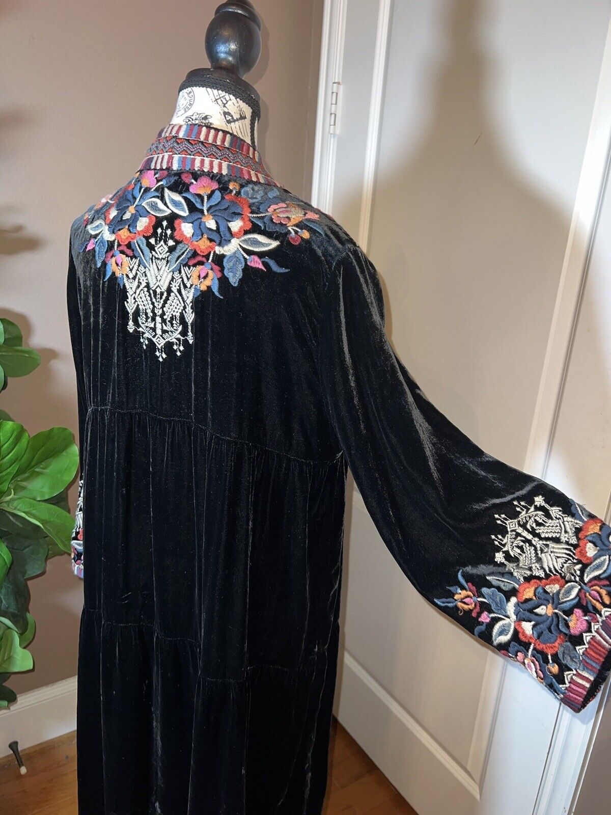 Johnny Was XL 1X Long Black Velvet Kimono Wrap Jacket Duster Oversized  Aztec