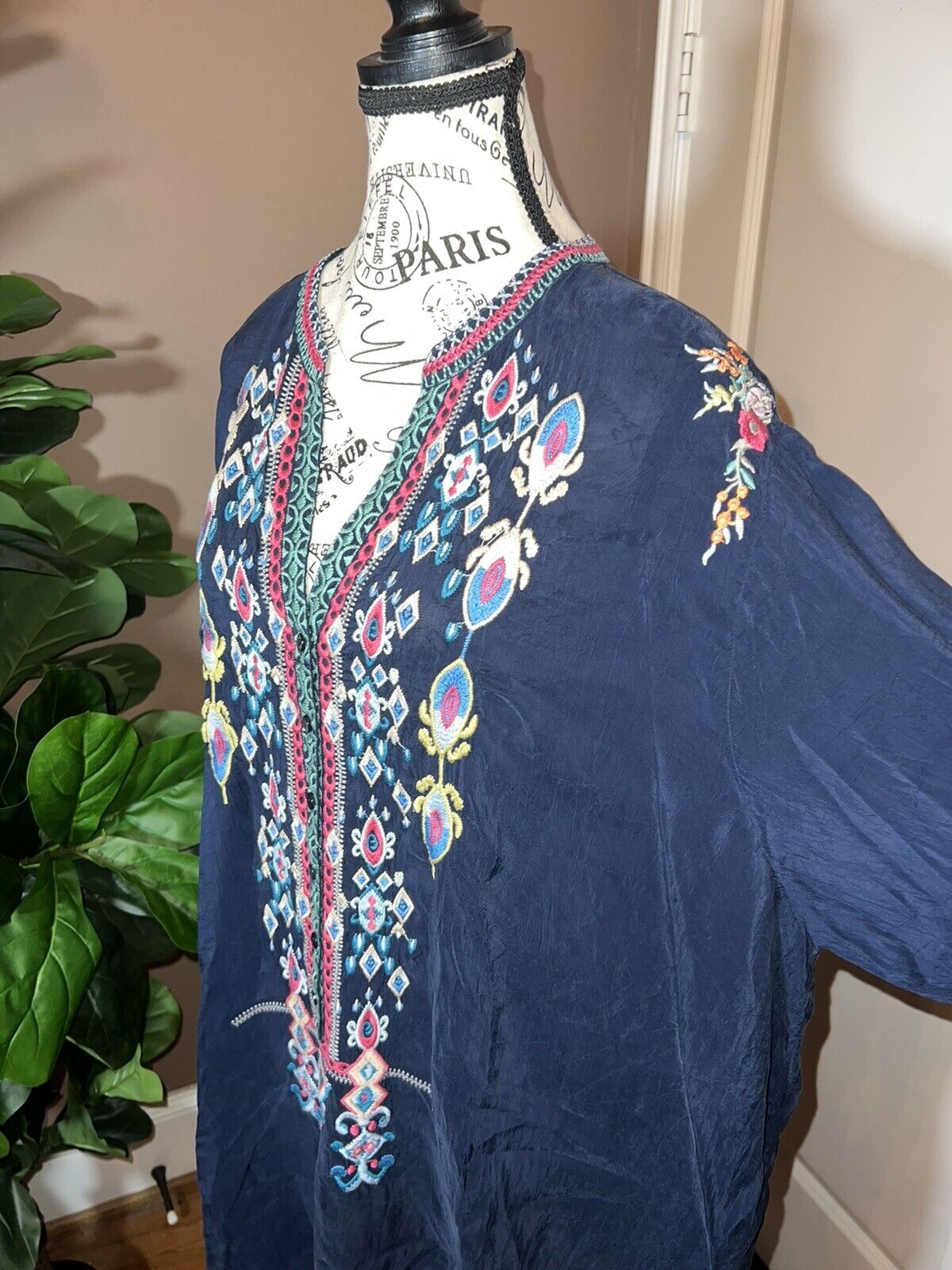 Johnny Was 3X 3XL Heavily Embroidered Silky Navy Tunic Top Kimono Sleeve