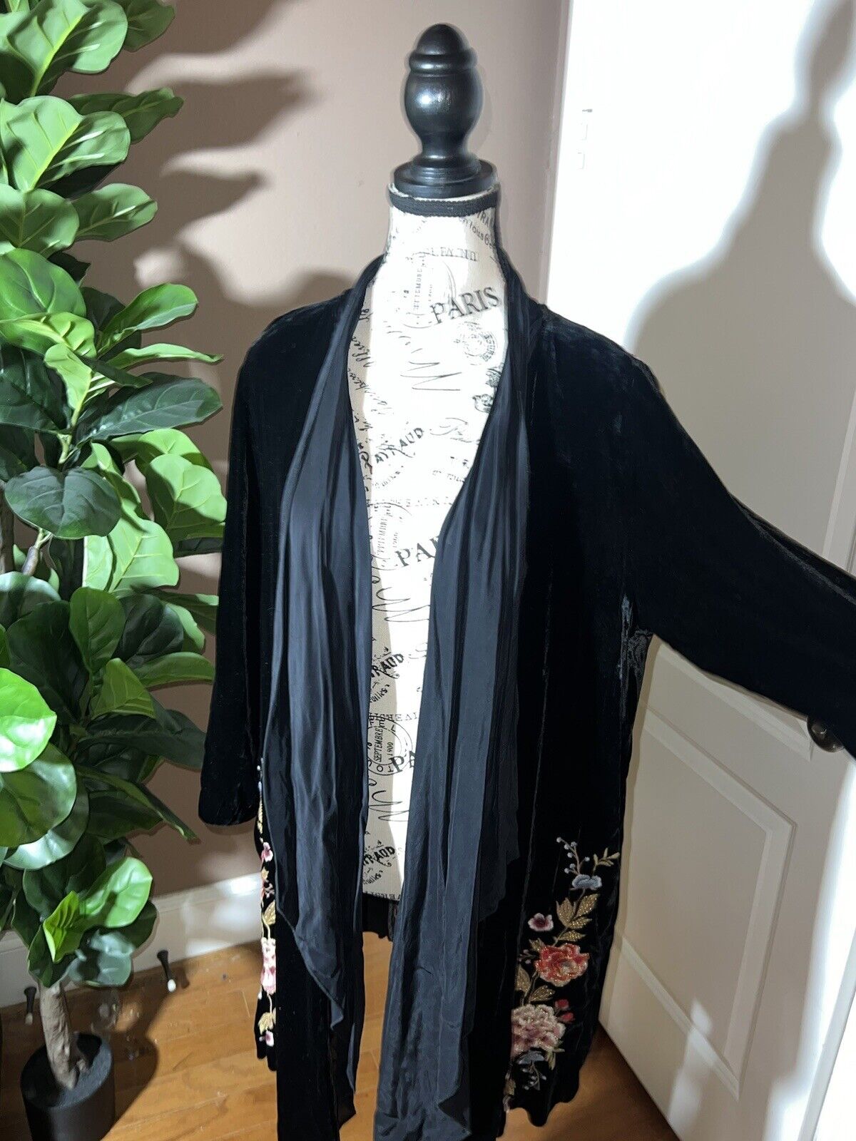 Johnny Was Black Embroidered Velvet & Silk Long Kimono Wrap Large Floral